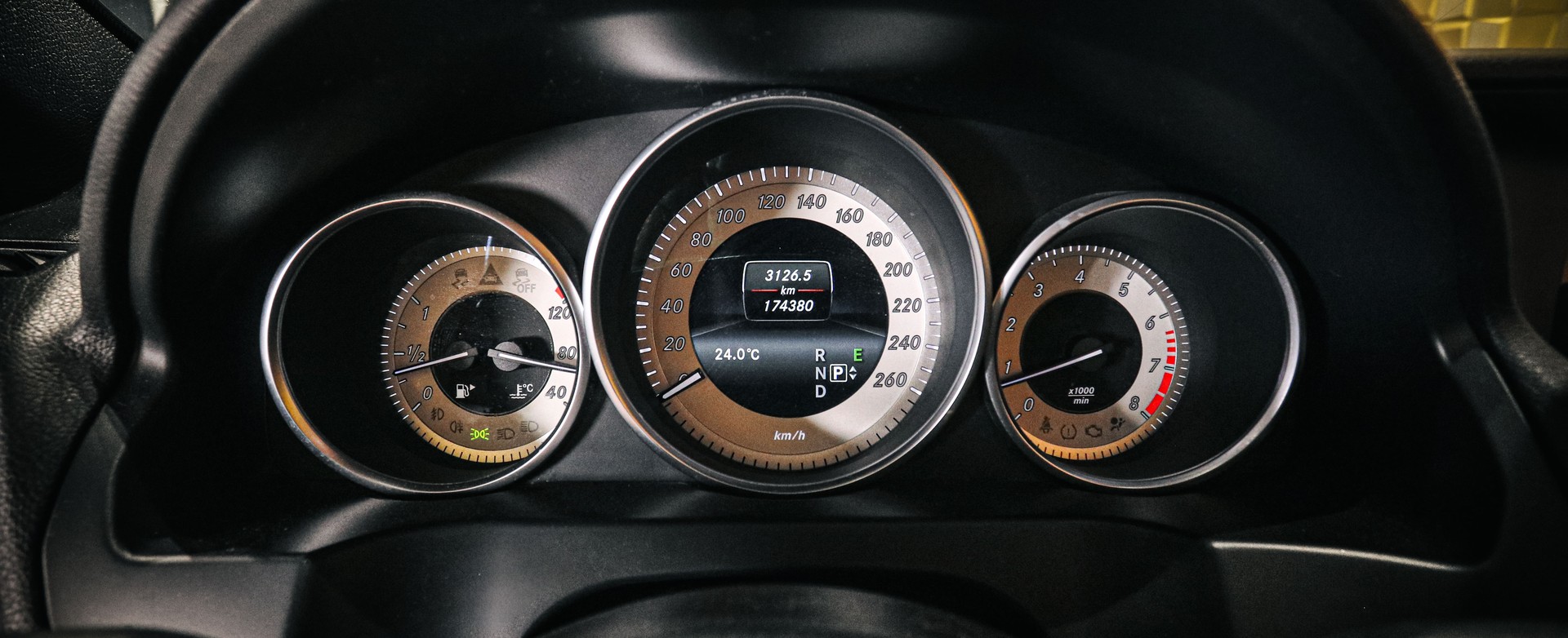 MERCEDES-BENZ E 250 7G-Tronic-image-13