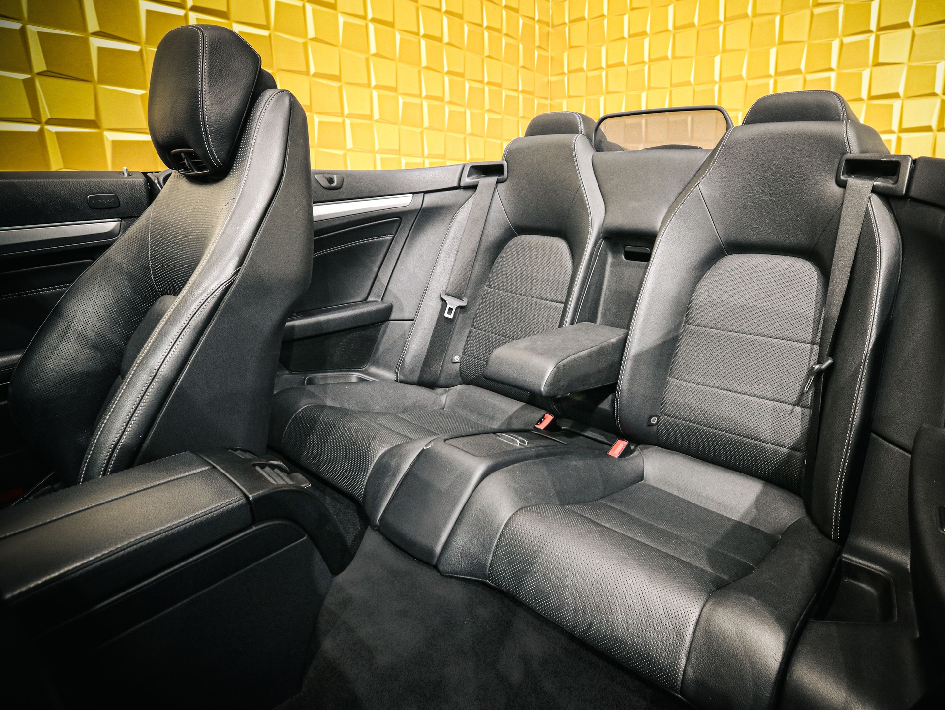 MERCEDES-BENZ E 250 7G-Tronic-image-10