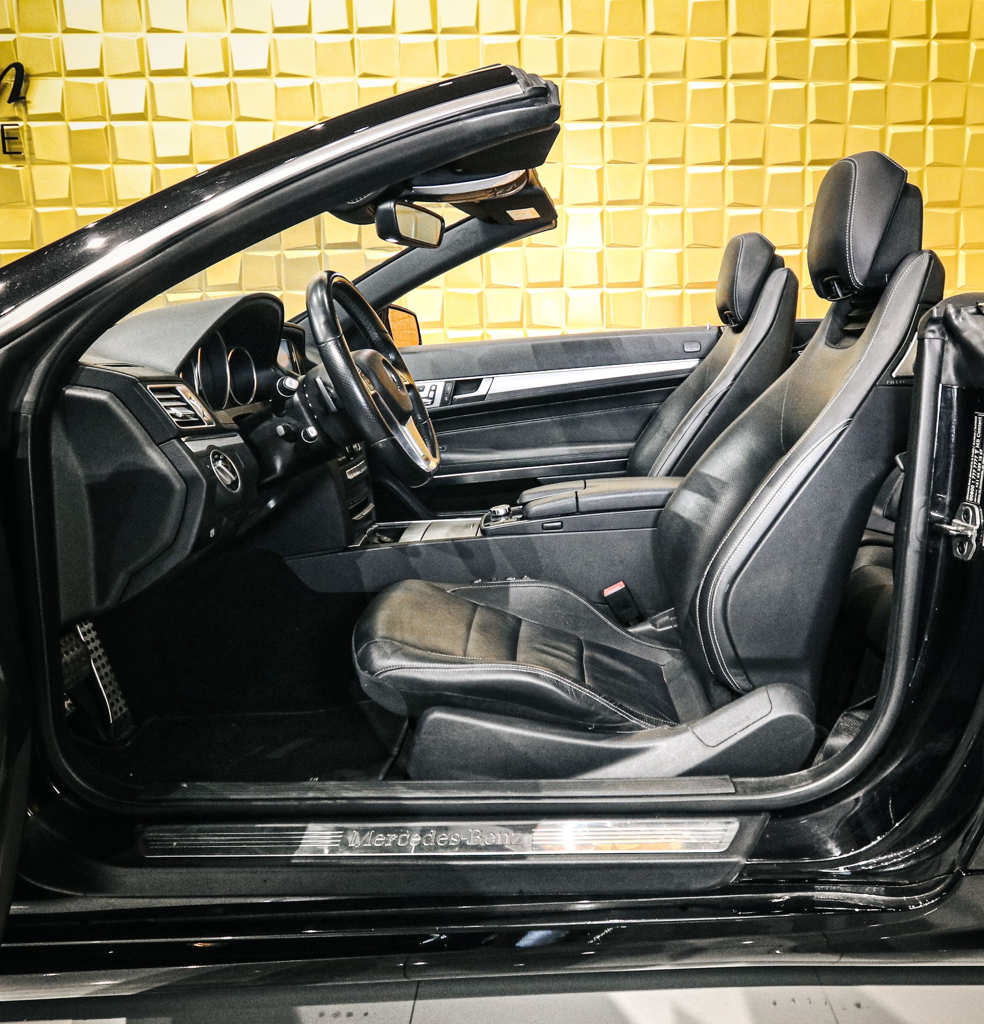 MERCEDES-BENZ E 250 7G-Tronic-image-8