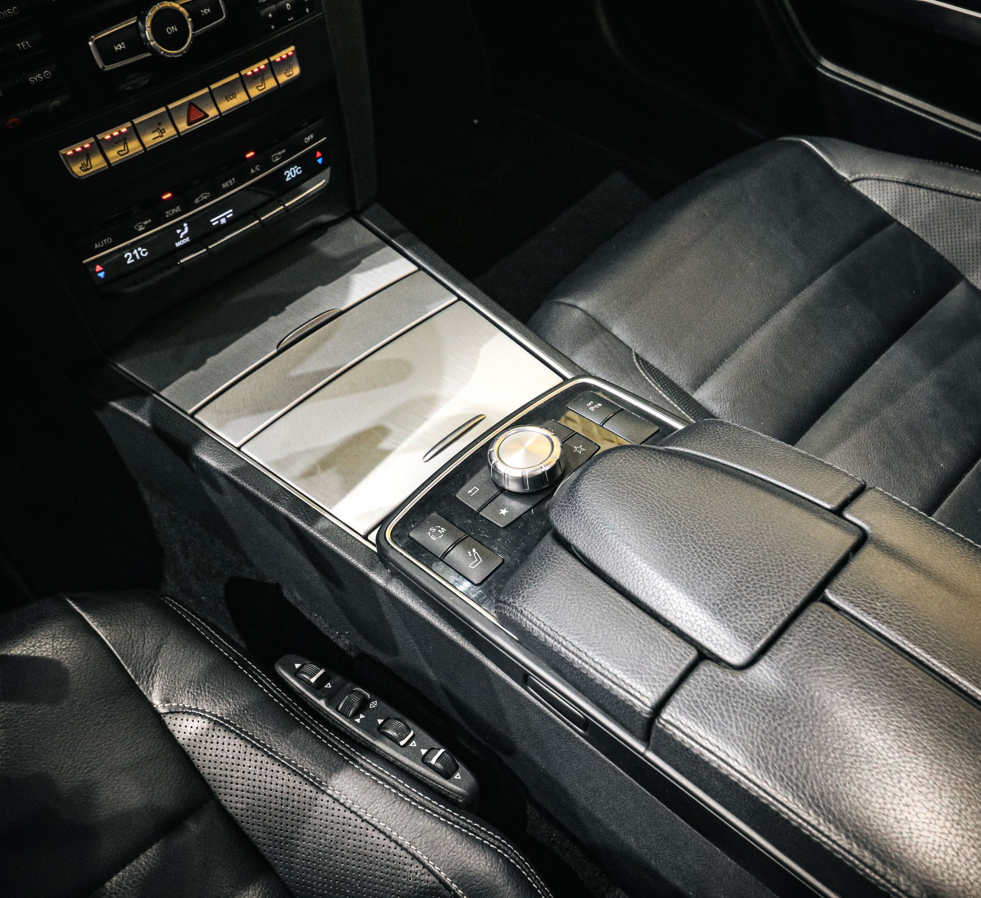MERCEDES-BENZ E 250 7G-Tronic-image-16