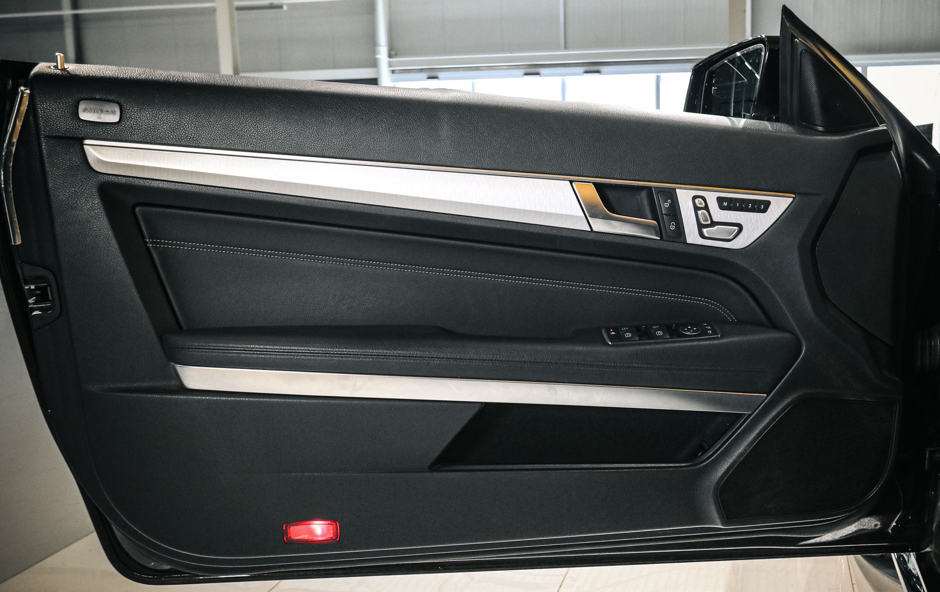 MERCEDES-BENZ E 250 7G-Tronic-image-20