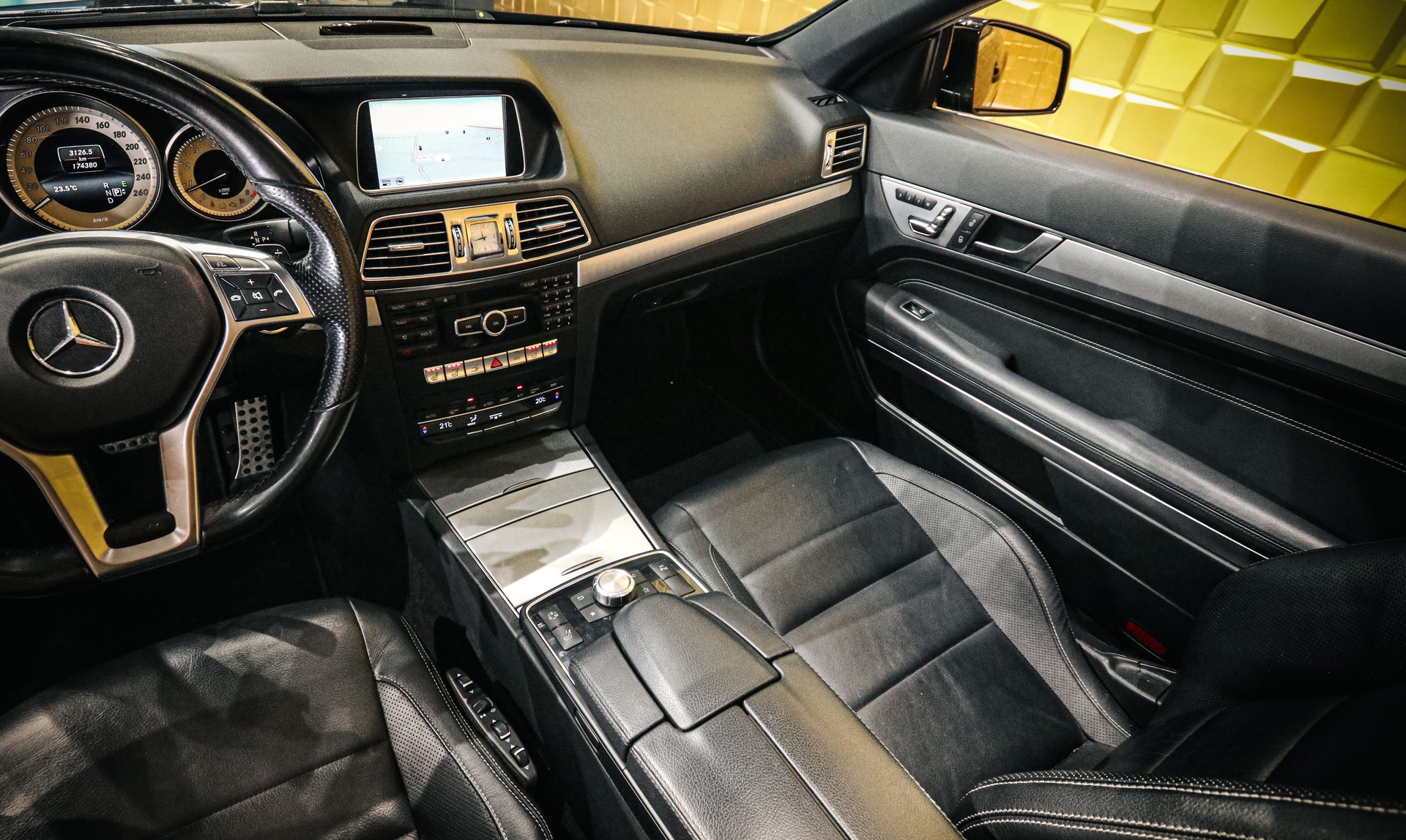 MERCEDES-BENZ E 250 7G-Tronic-image-14