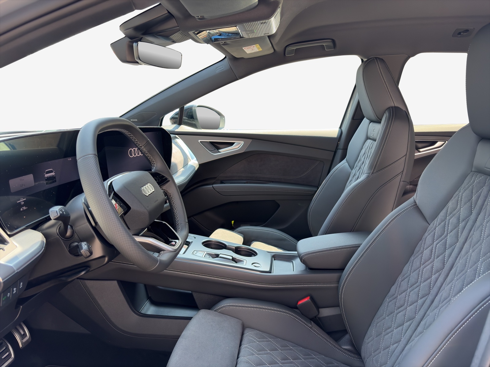 AUDI Q4 e-tron SUV quattro performance Swiss Ski-image-7