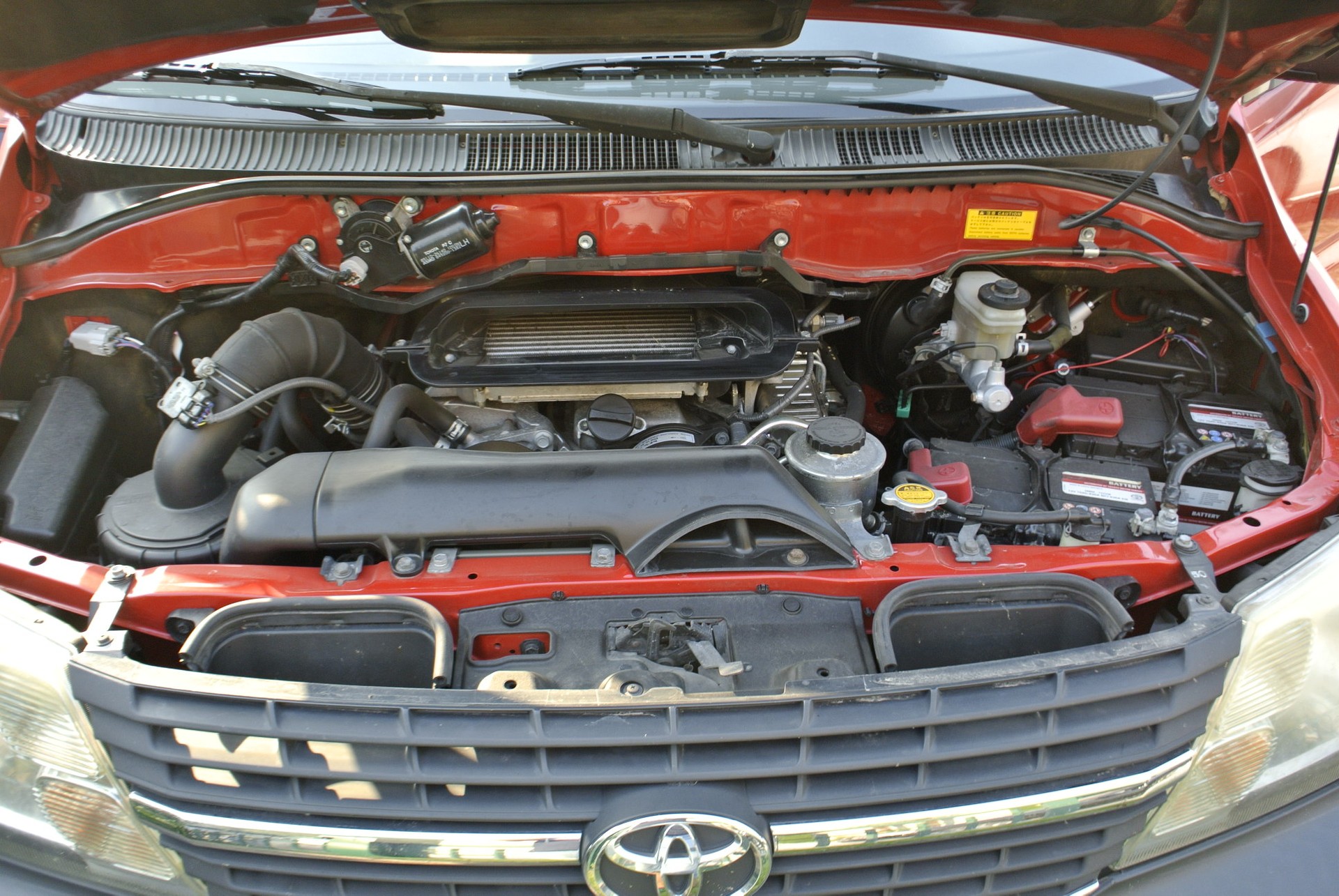 TOYOTA Hiace D-4D Van 4WD SWB-image-16