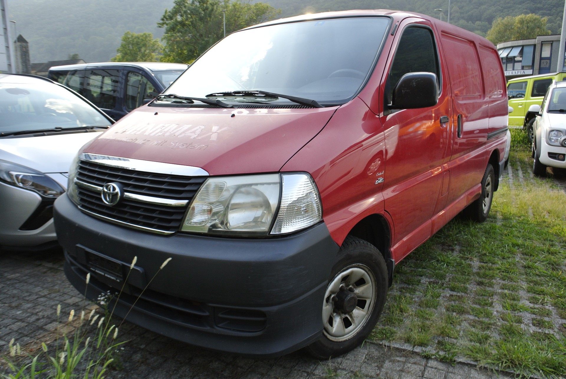 TOYOTA Hiace D-4D Van 4WD SWB-image-1