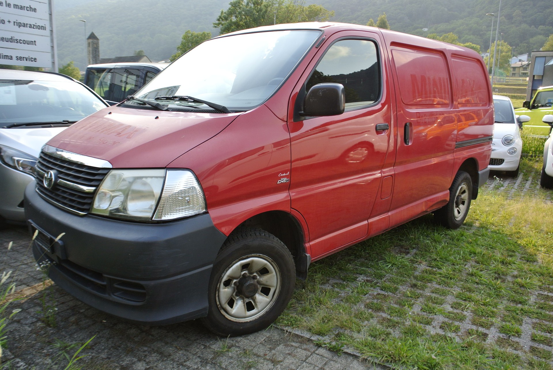 TOYOTA Hiace D-4D Van 4WD SWB-image-0