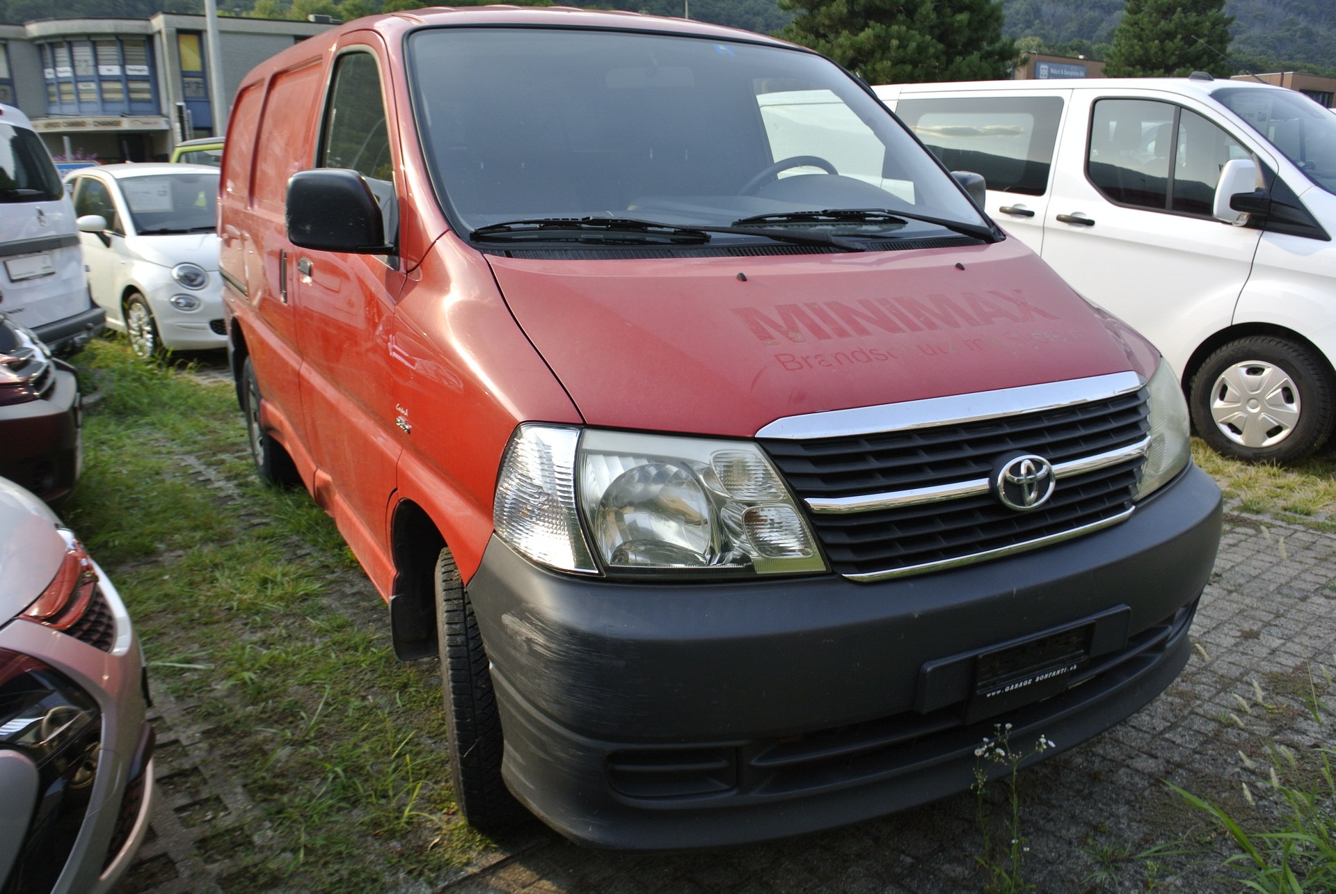 TOYOTA Hiace D-4D Van 4WD SWB-image-2
