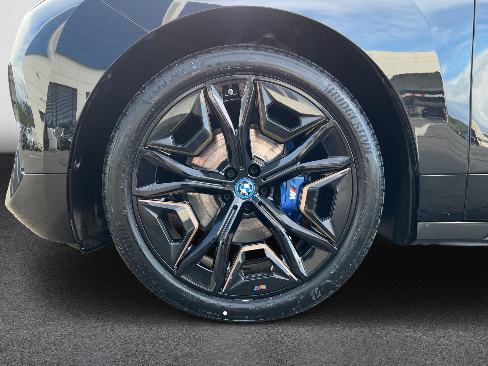 BMW iX M60 M Sport I20 (CH) 📍 **Action de leasing à 1.9%**-image-10