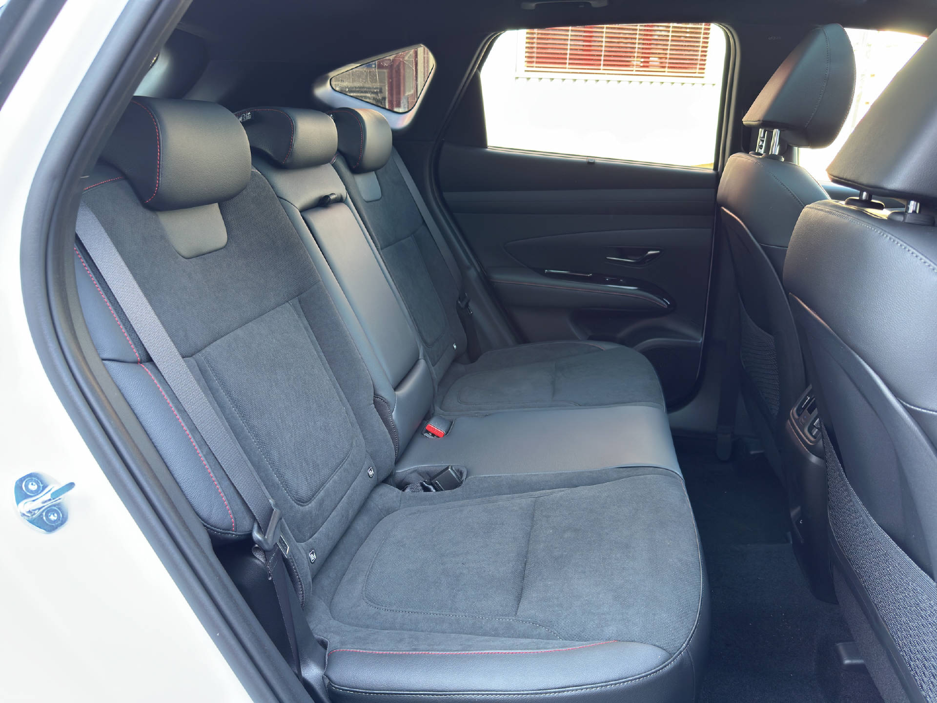 HYUNDAI Tucson 1.6 T-GDi HEV N-Line Sunroof 4WD MY27-image-12