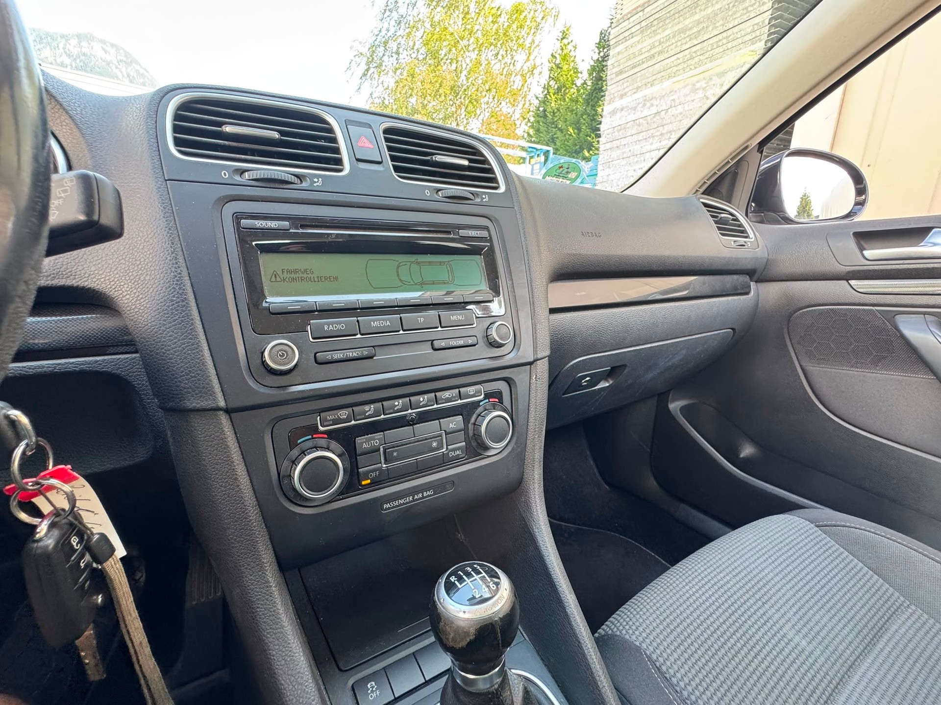 VW Golf Variant 1.6 TDI Comfortline 4Motion-image-5