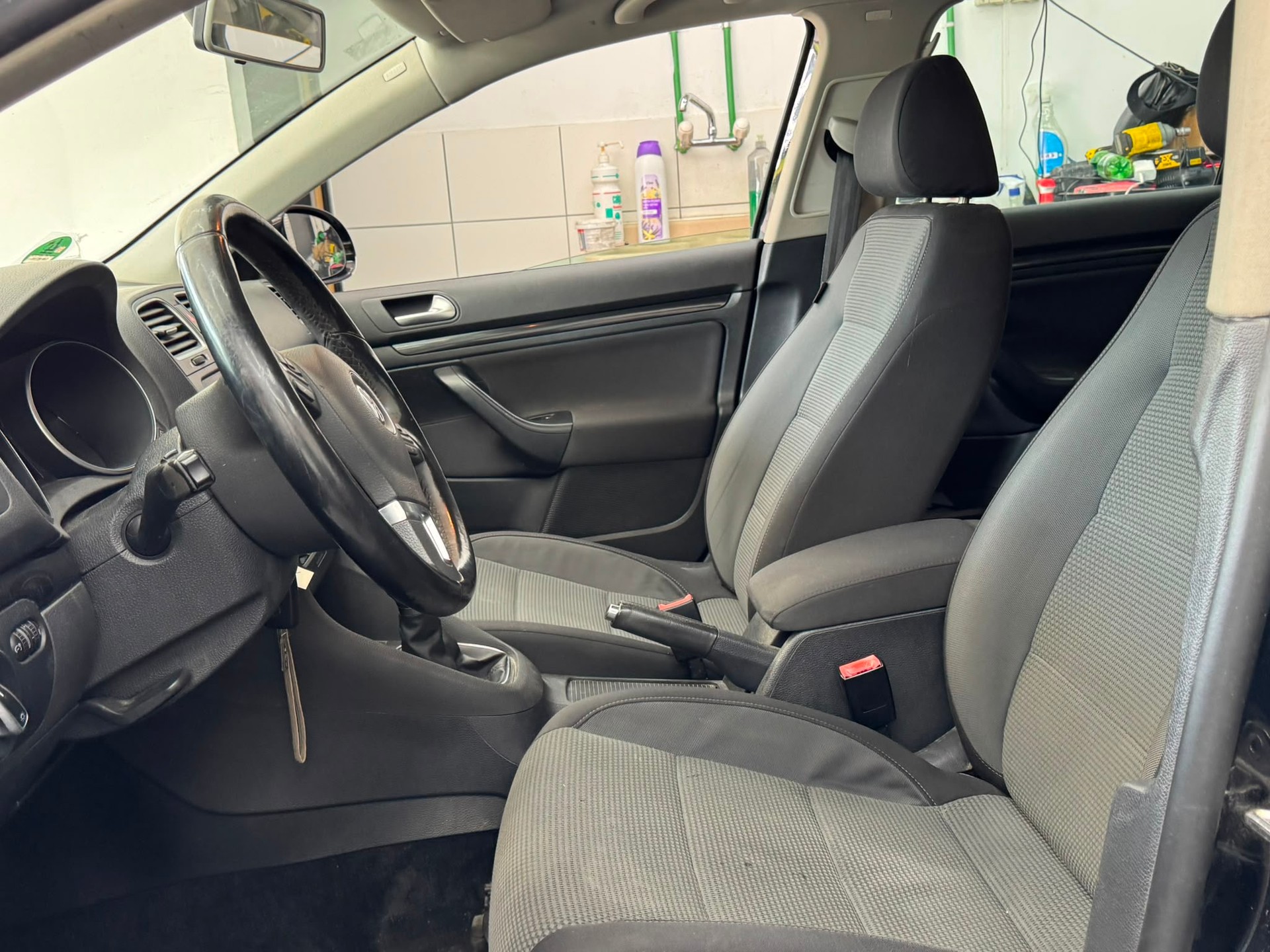 VW Golf Variant 1.6 TDI Comfortline 4Motion-image-8