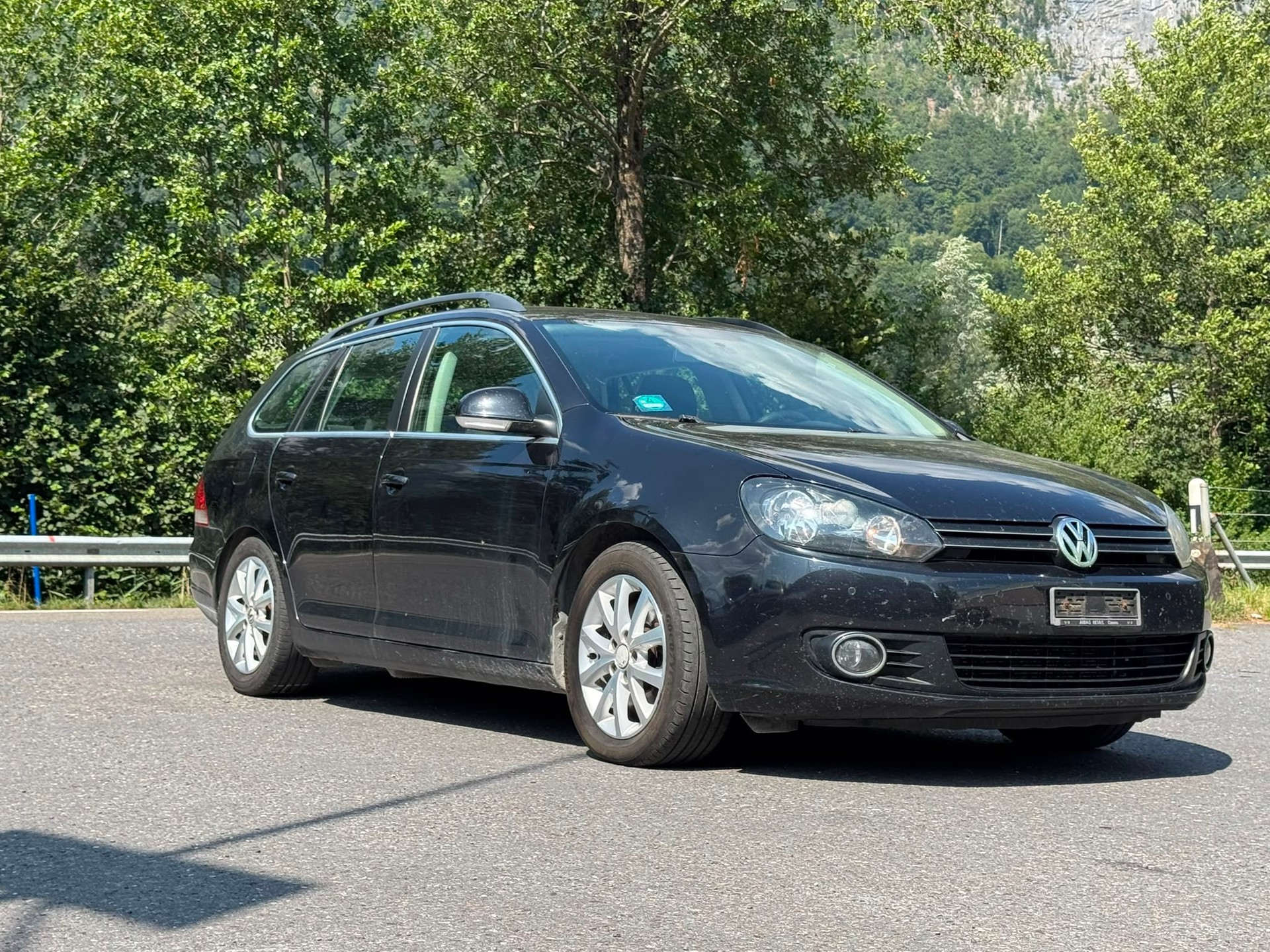 VW Golf Variant 1.6 TDI Comfortline 4Motion-image-1