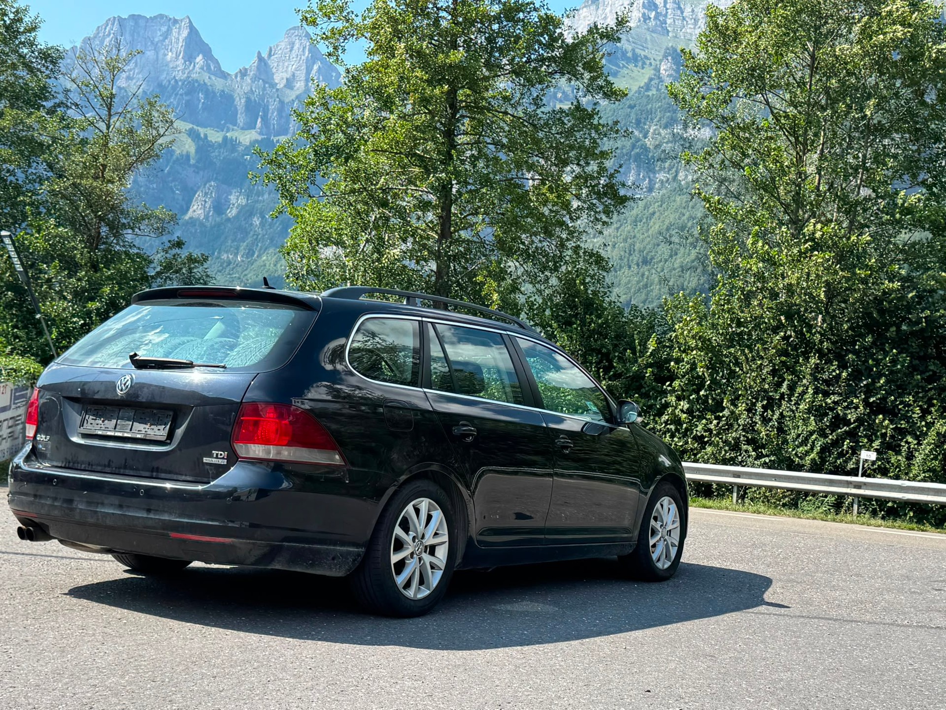VW Golf Variant 1.6 TDI Comfortline 4Motion-image-6