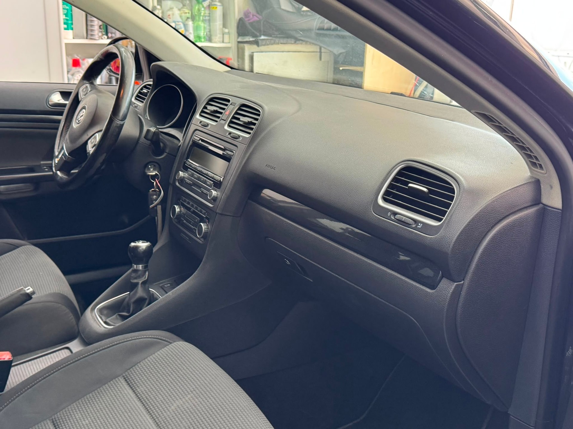 VW Golf Variant 1.6 TDI Comfortline 4Motion-image-10