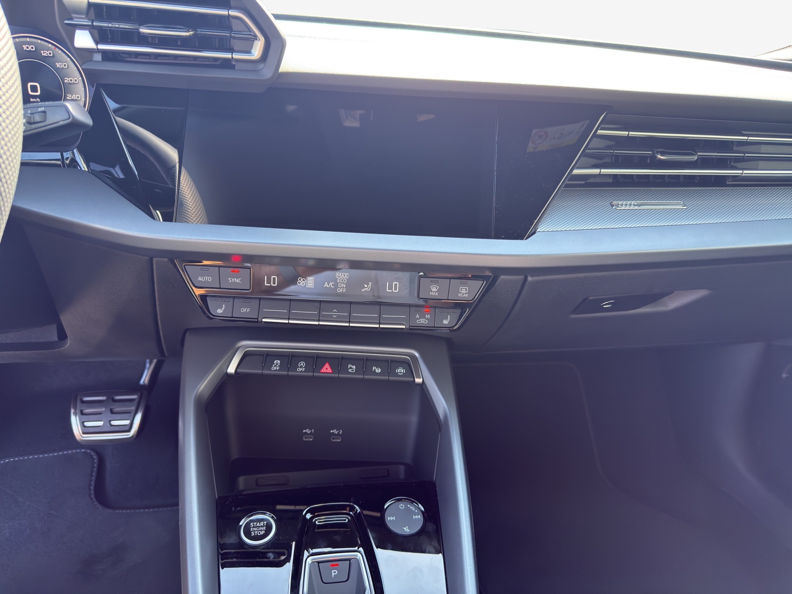 AUDI A3 Sportback TFSI 110 kW S line Attraction S tronic-image-10