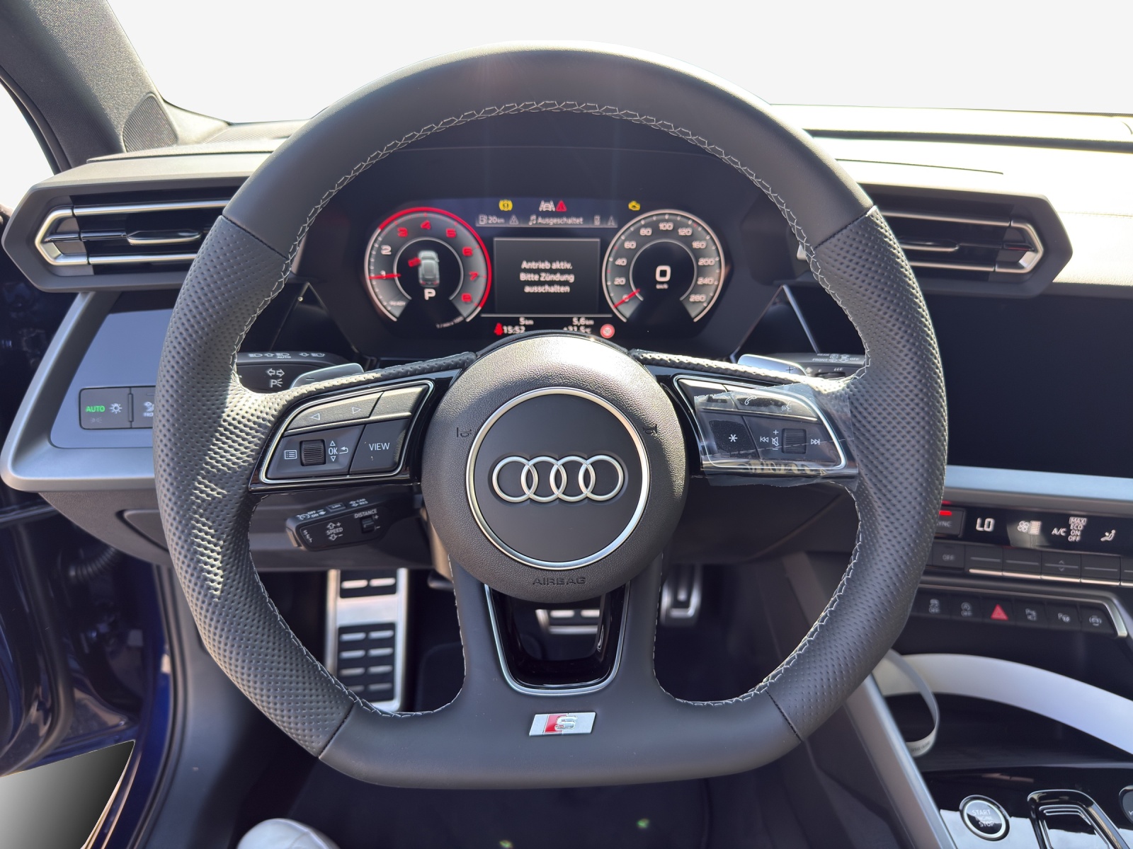 AUDI A3 Sportback TFSI 110 kW S line Attraction S tronic-image-9