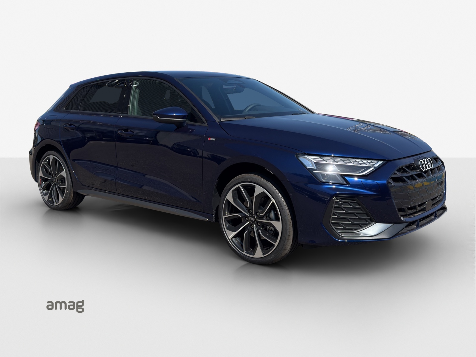 AUDI A3 Sportback TFSI 110 kW S line Attraction S tronic-image-5