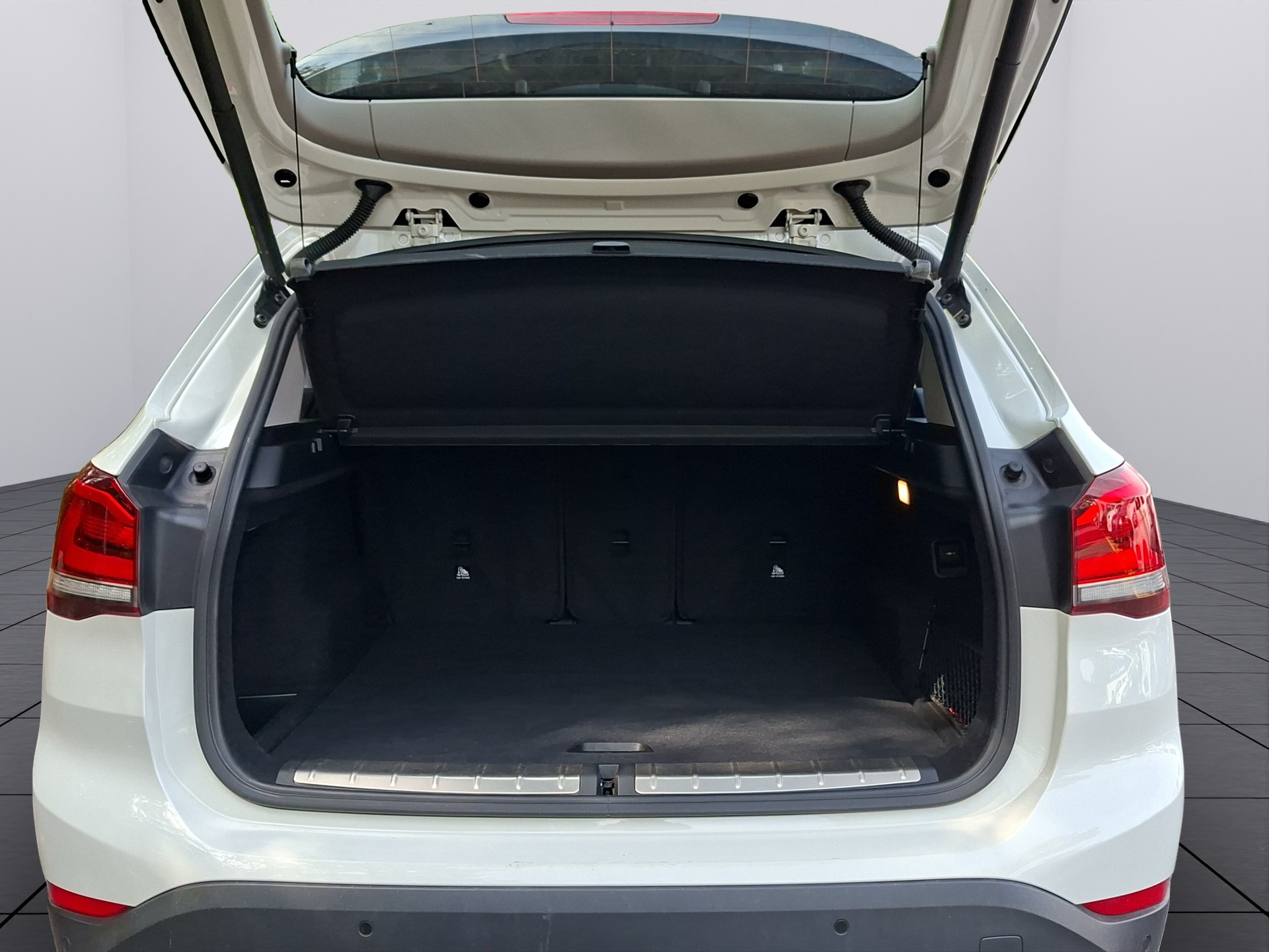 BMW X1 xDrive 18d Steptronic-image-21