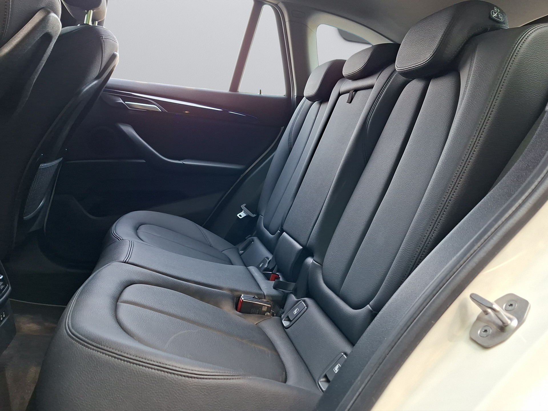 BMW X1 xDrive 18d Steptronic-image-13