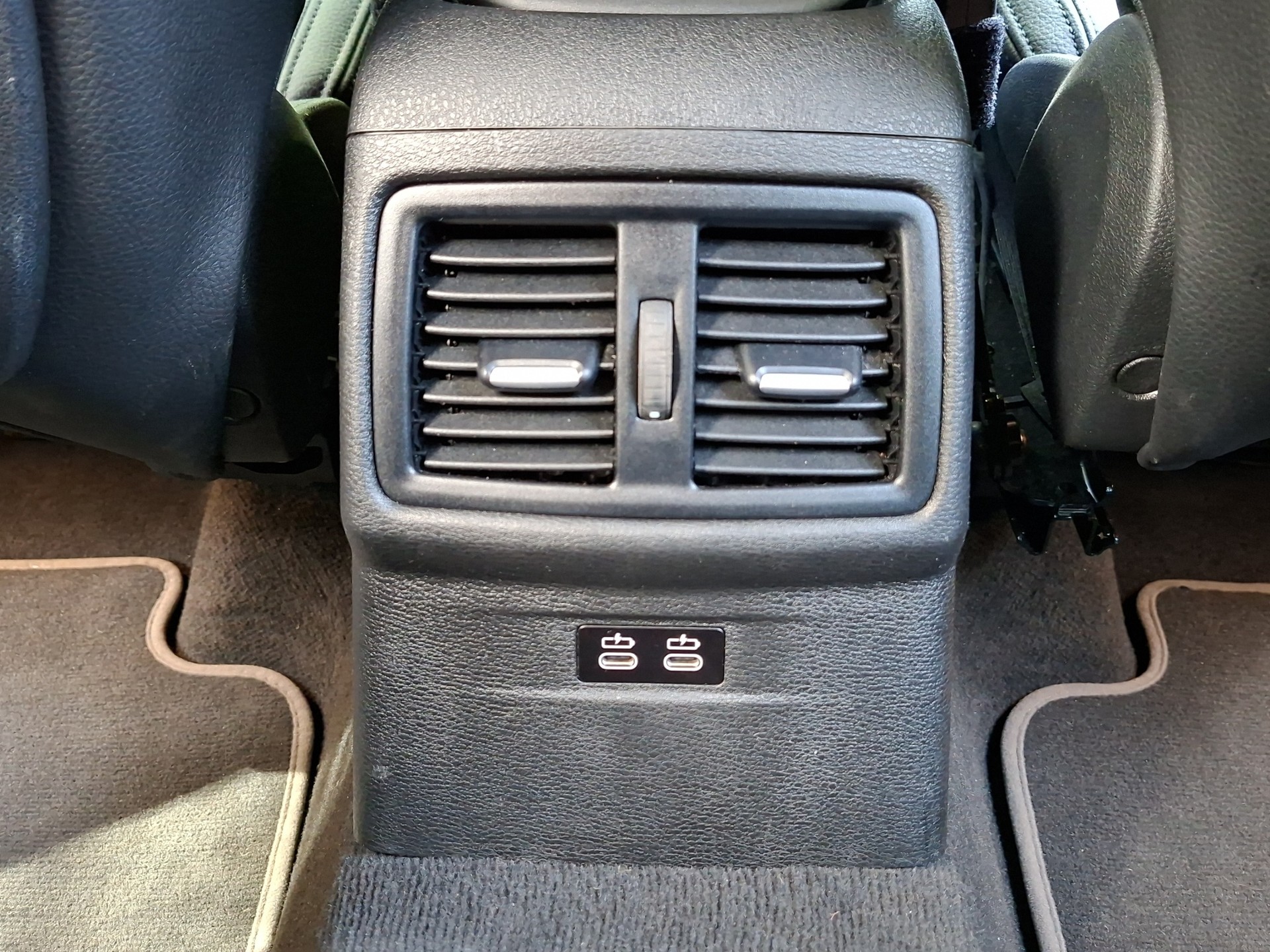 BMW X1 xDrive 18d Steptronic-image-19