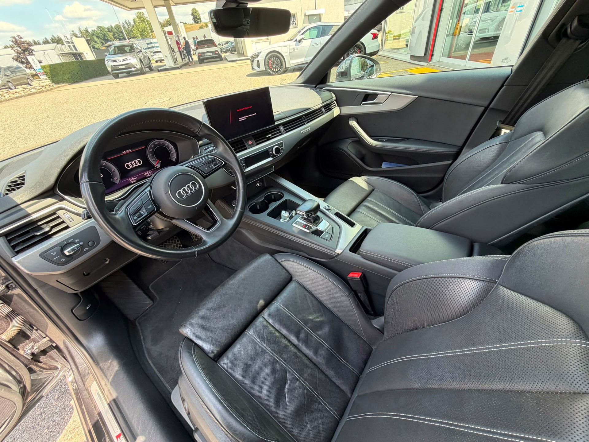 AUDI A4 Avant 40 TDI S line quattro S-tronic-image-10