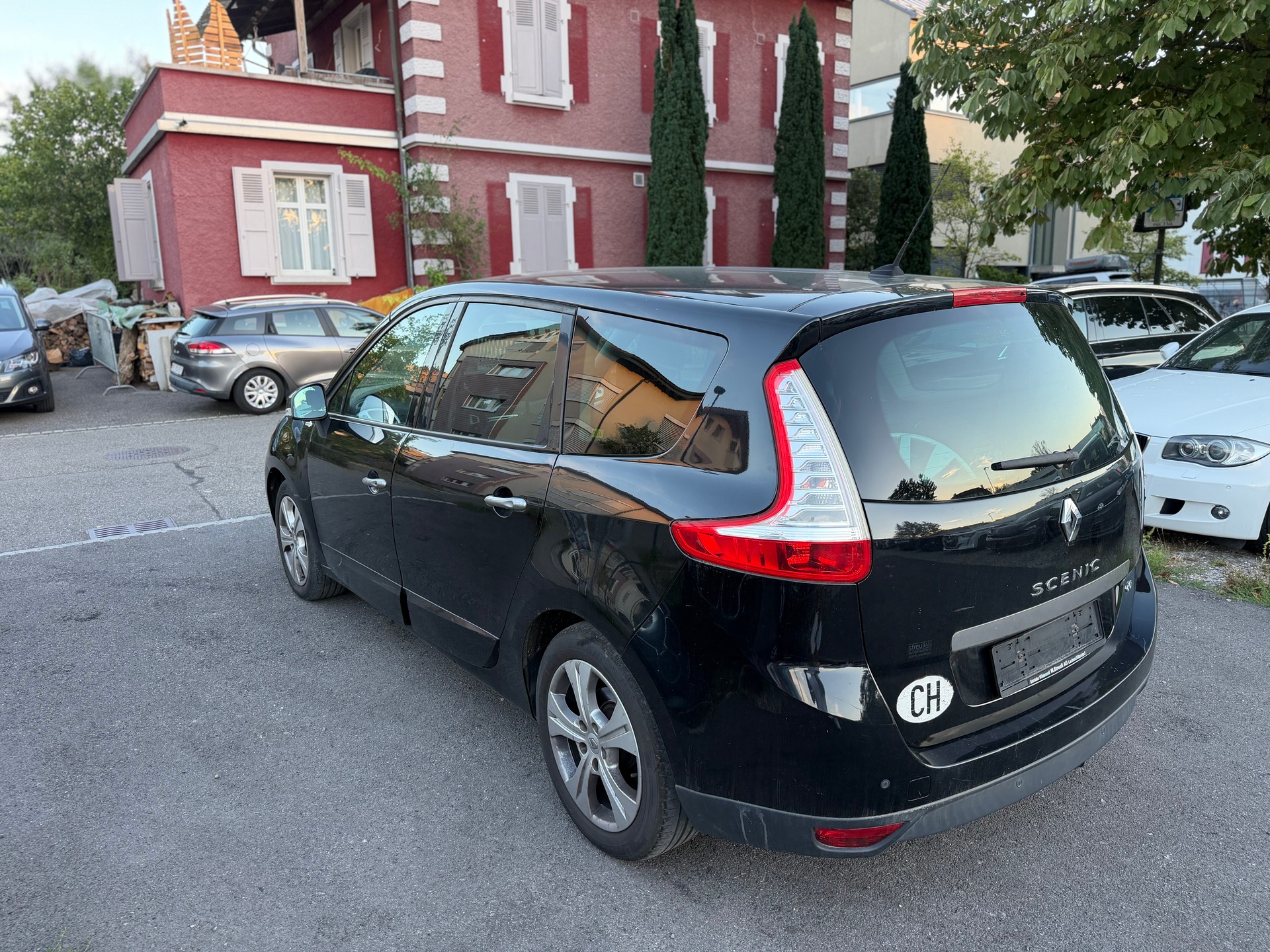 RENAULT 1.6 dCi Swiss Edition 7p-image-2