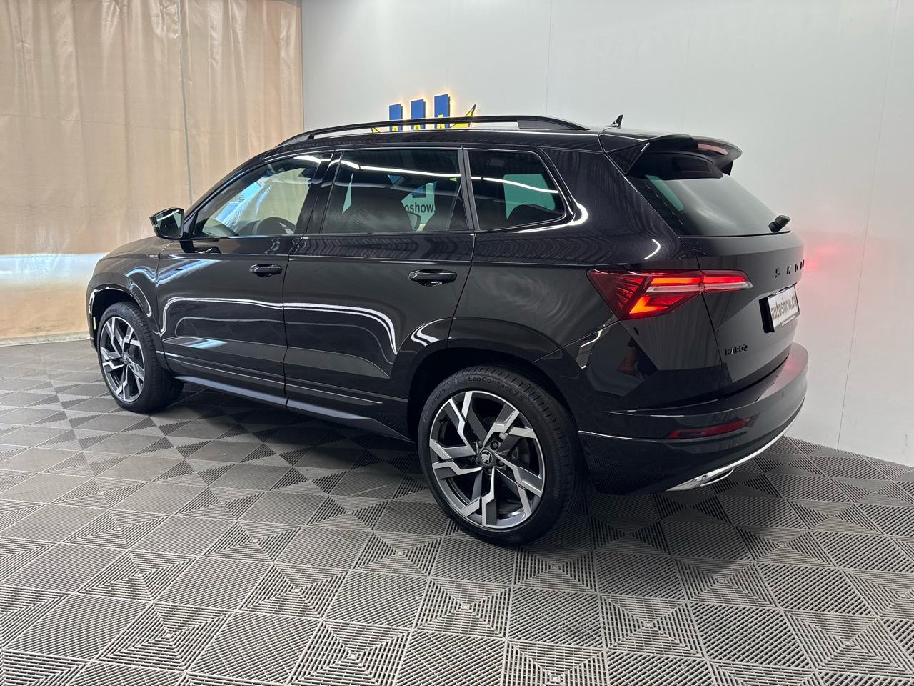 SKODA Karoq 2.0 TSI SportLine 4x4 DSG-image-1