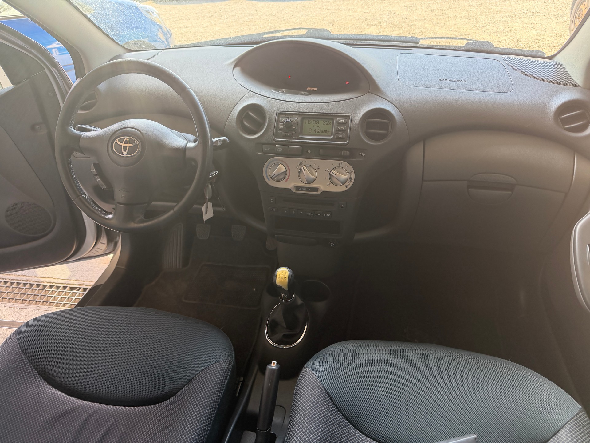 TOYOTA Yaris 1.3 Linea Sol MFK 04.02.2026-image-10