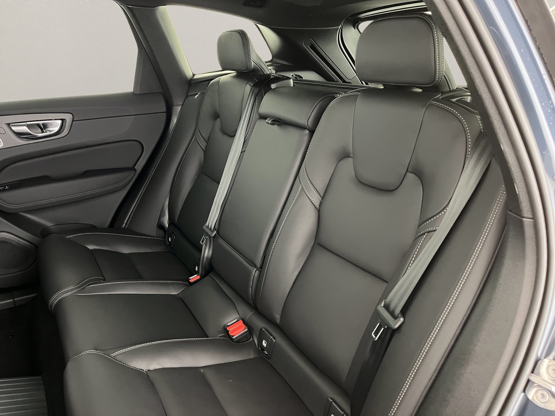 VOLVO XC60 2.0 T8 TE Black Edition eAWD-image-16