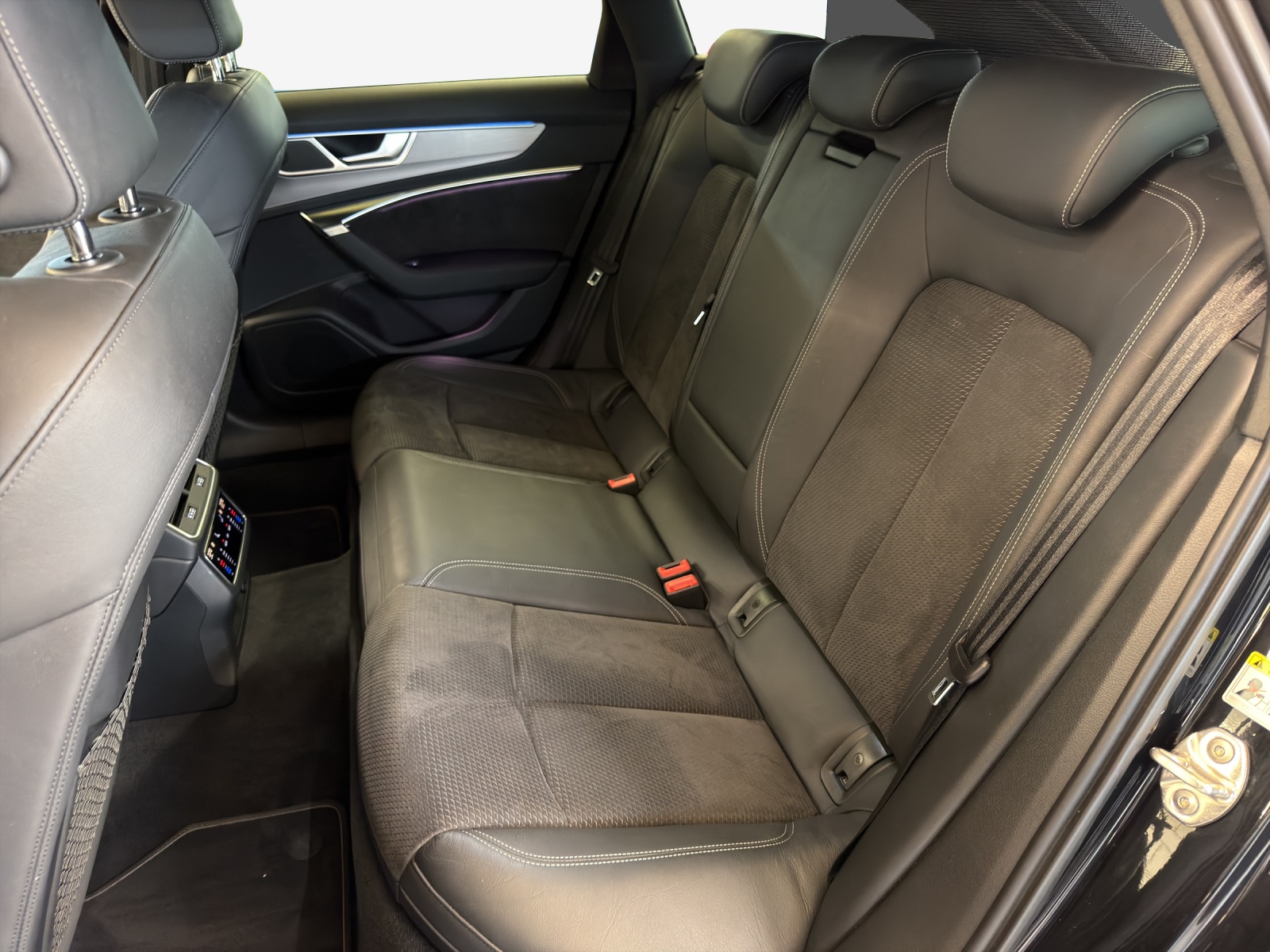 AUDI A6 Avant 45 TFSI Sport quattro S-tronic-image-11