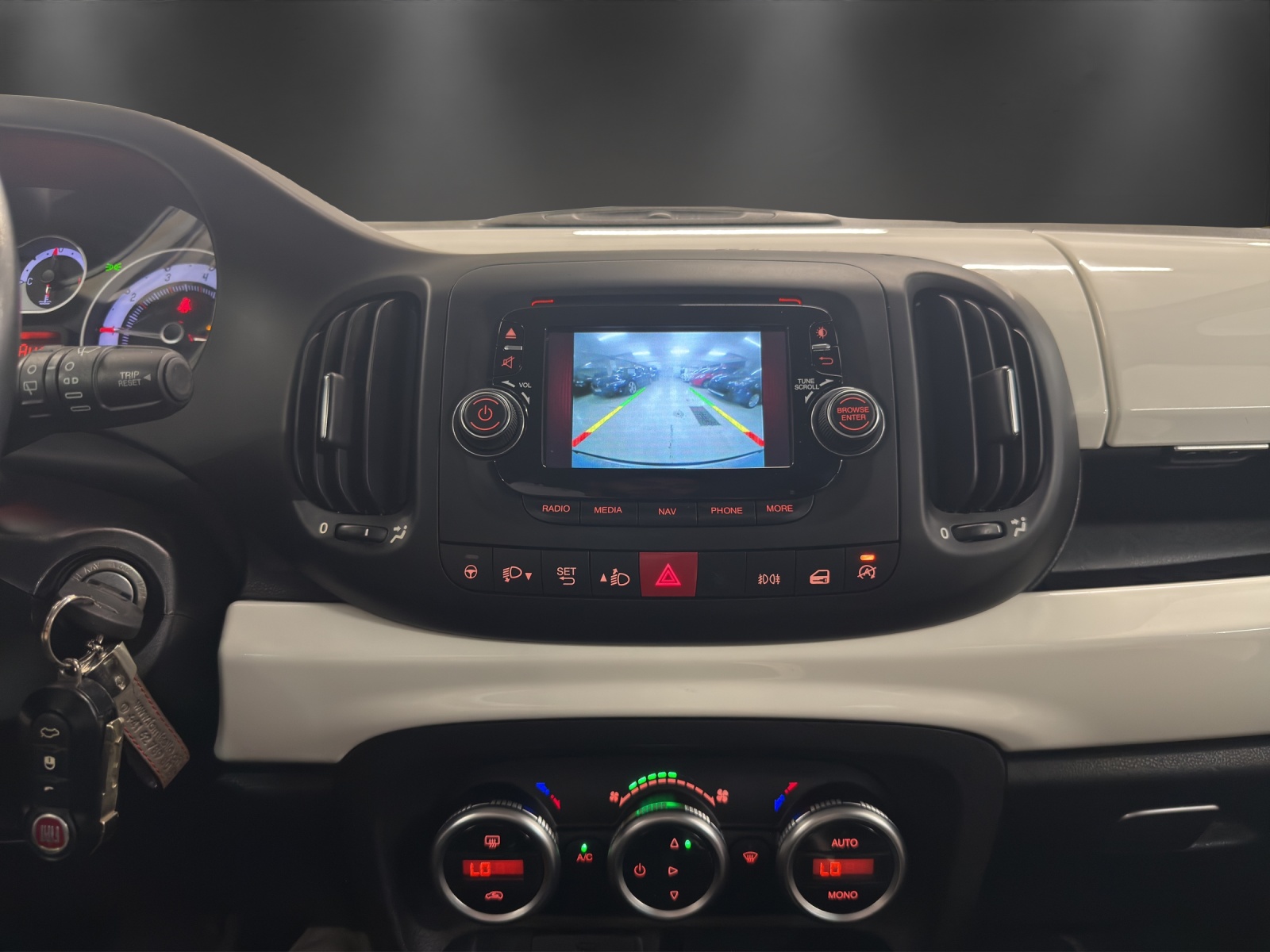 FIAT 500L 1.6 JTD Trekking-image-11