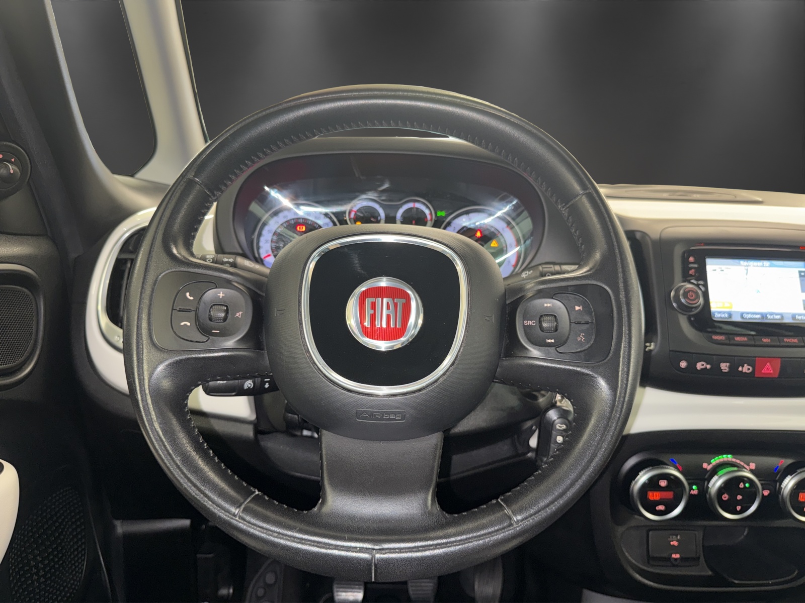 FIAT 500L 1.6 JTD Trekking-image-12