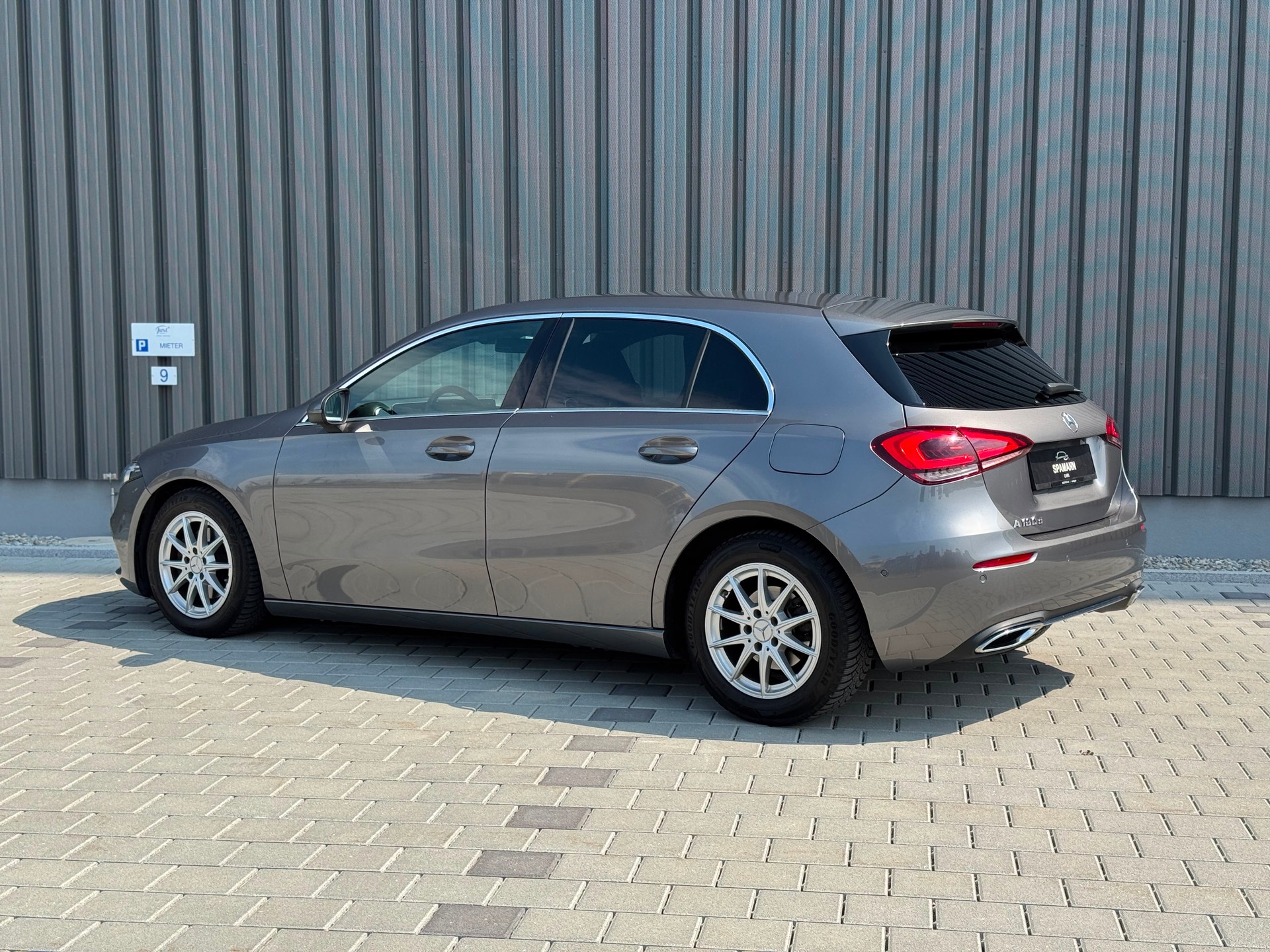 MERCEDES-BENZ A 180 d Progressive-image-4