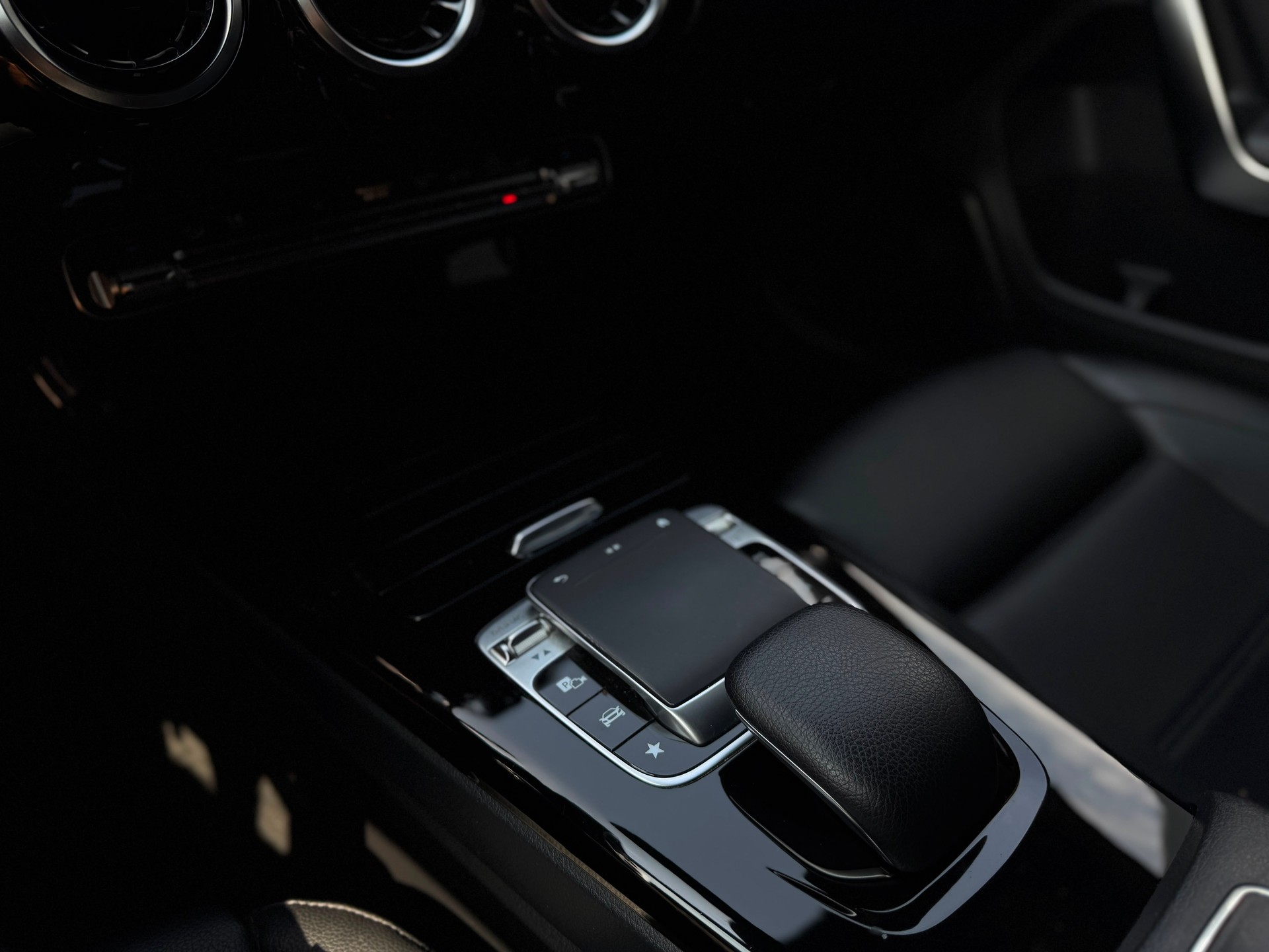 MERCEDES-BENZ A 180 d Progressive-image-15