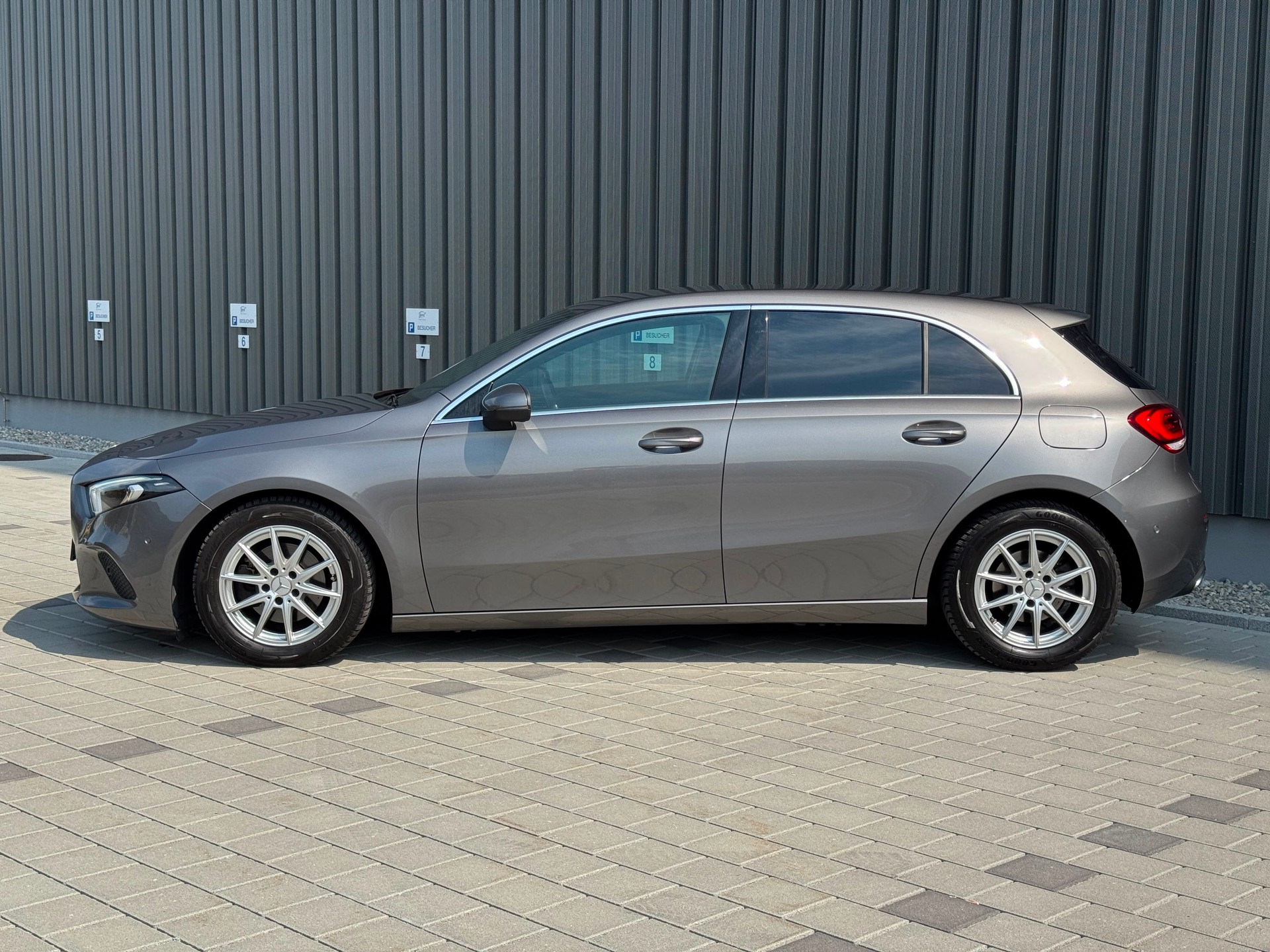 MERCEDES-BENZ A 180 d Progressive-image-3