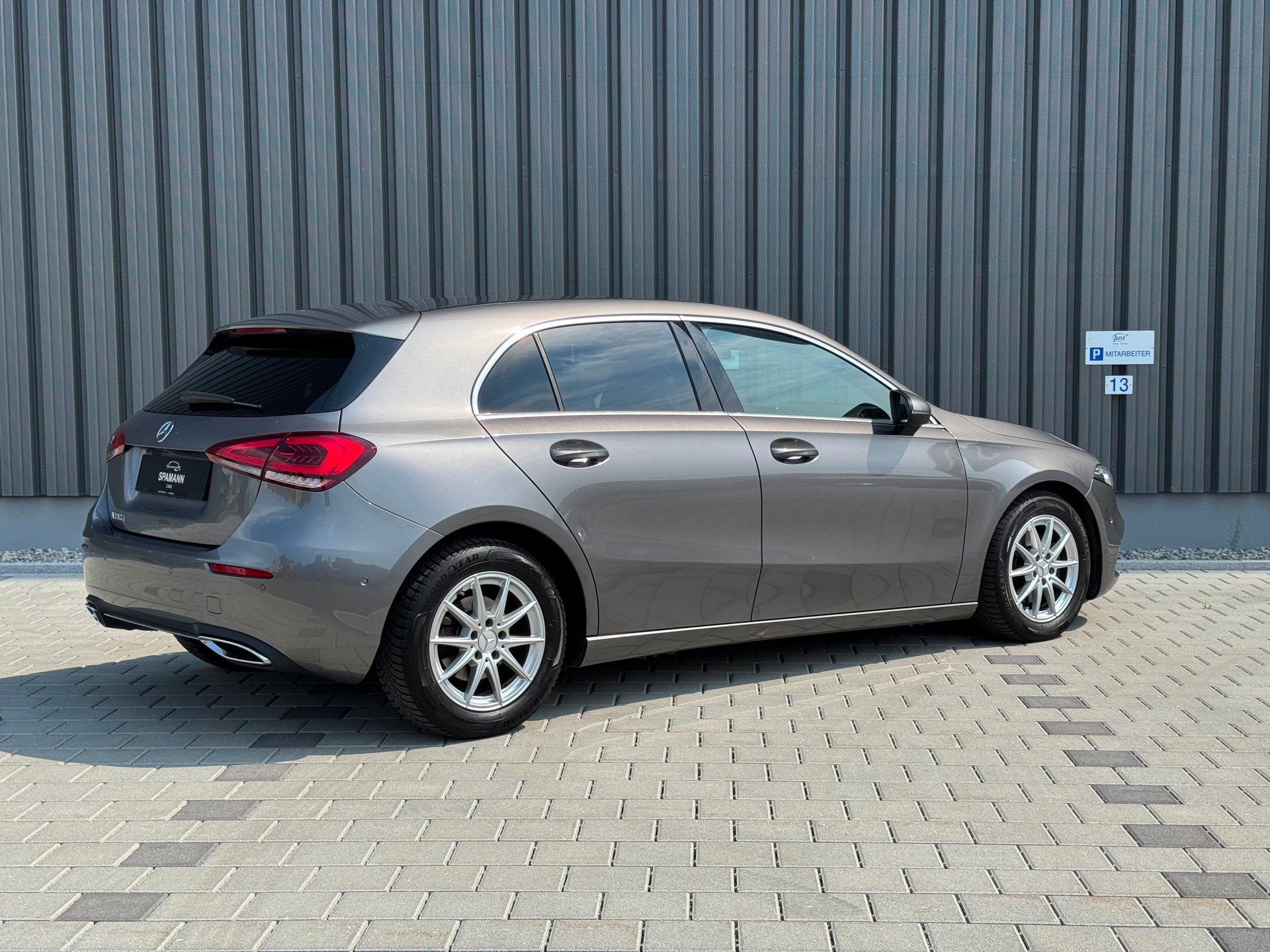 MERCEDES-BENZ A 180 d Progressive-image-7