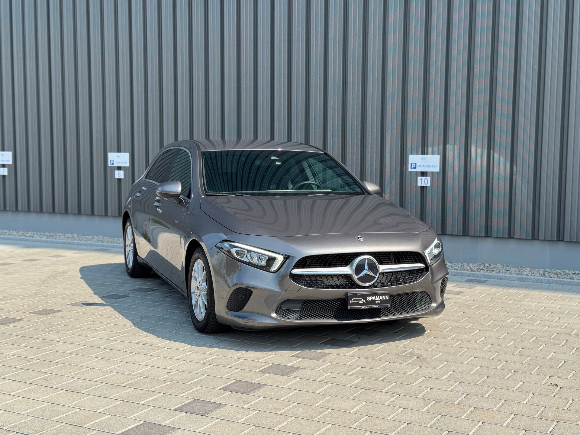 MERCEDES-BENZ A 180 d Progressive-image-11