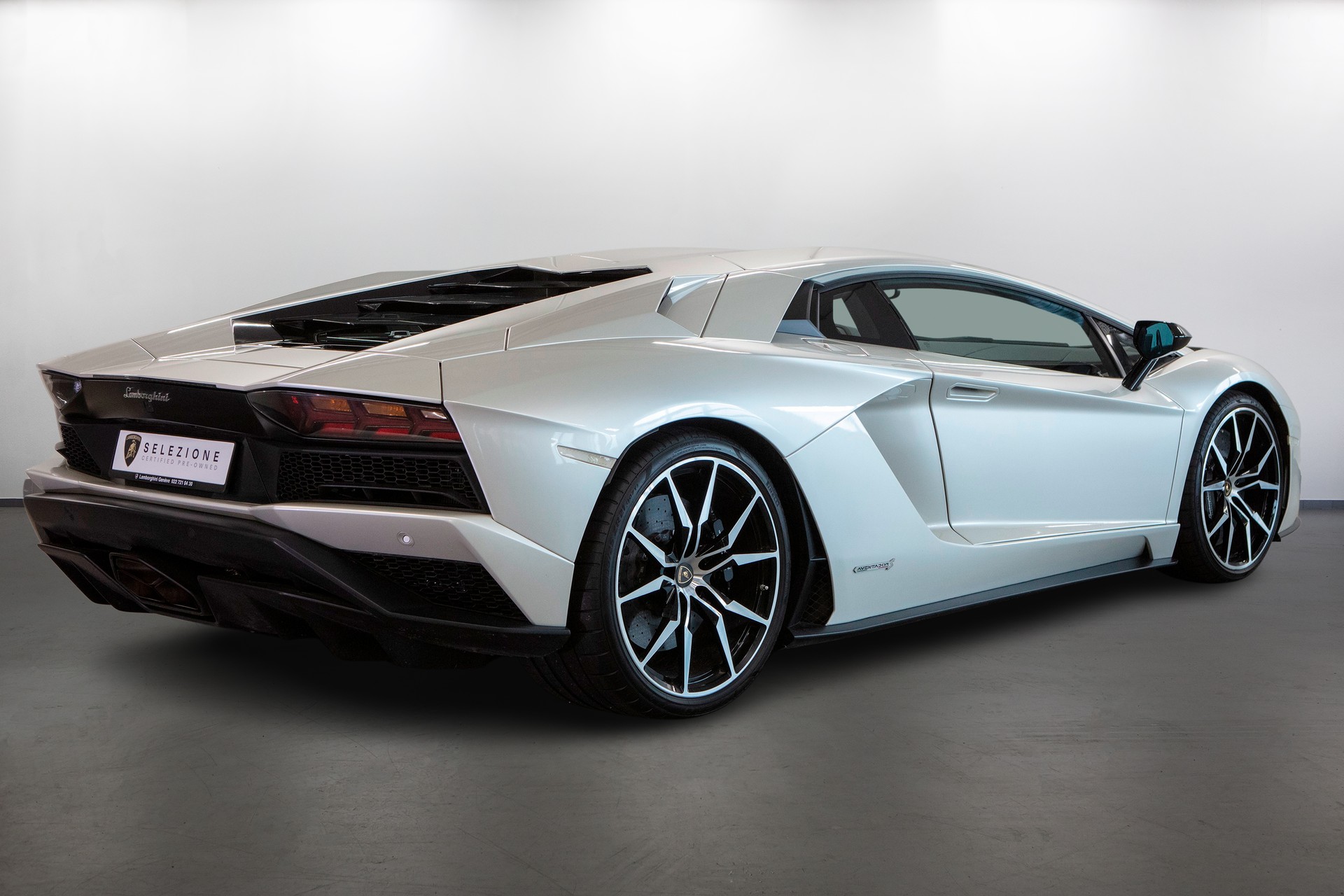 LAMBORGHINI Aventador S LP740-4 Coupé E-Gear-image-2