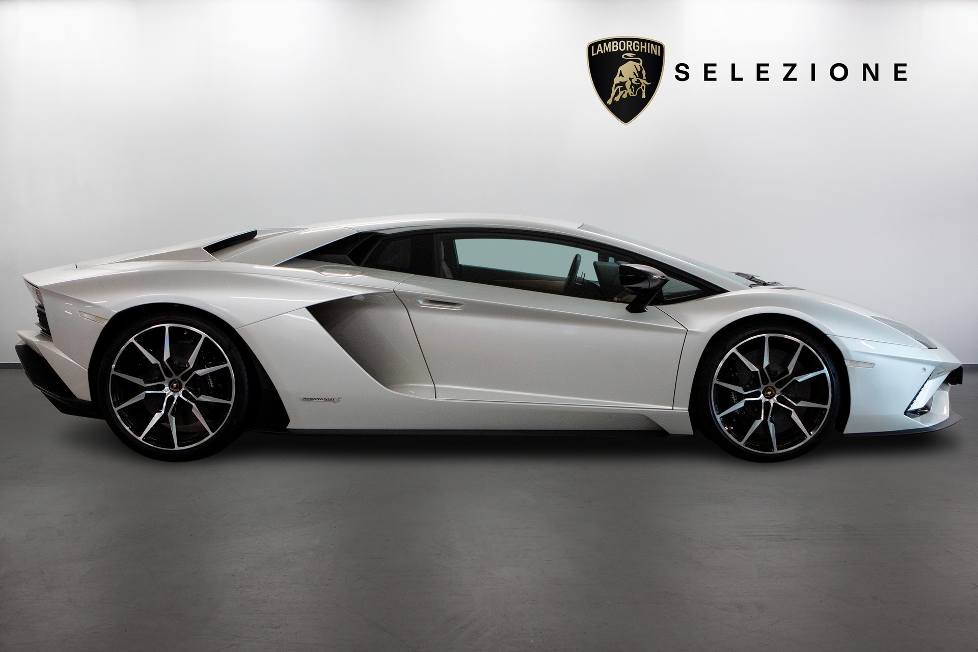 LAMBORGHINI Aventador S LP740-4 Coupé E-Gear-image-1
