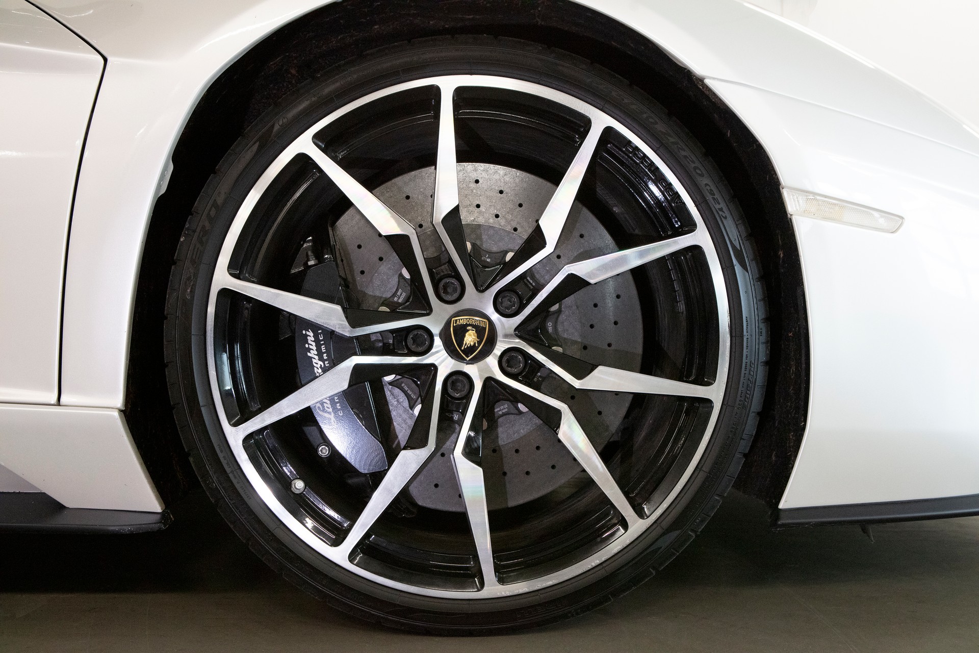 LAMBORGHINI Aventador S LP740-4 Coupé E-Gear-image-8