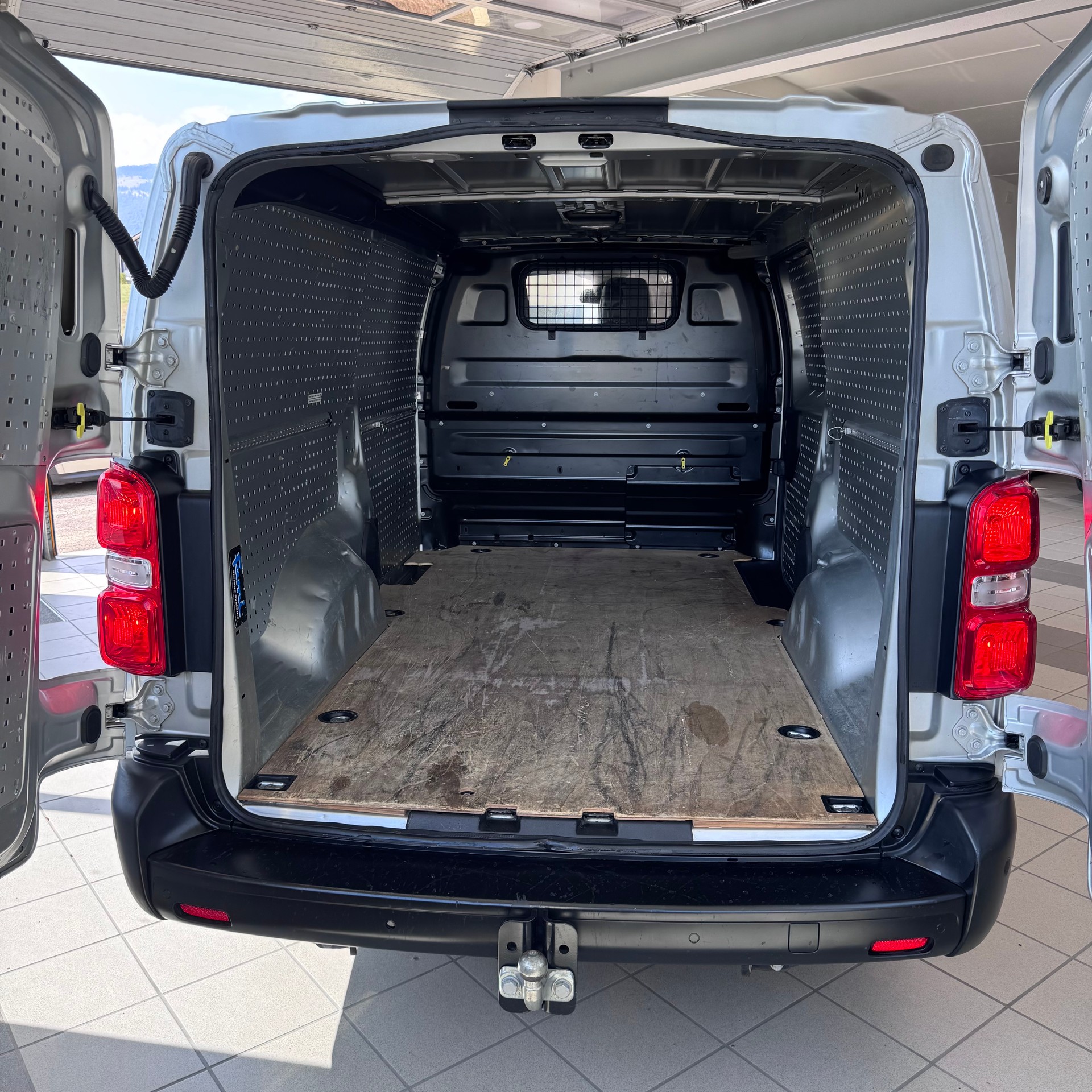 CITROEN Jumpy 2.0 BlueHDi 180 S&S XL Komfort EAT6-image-9