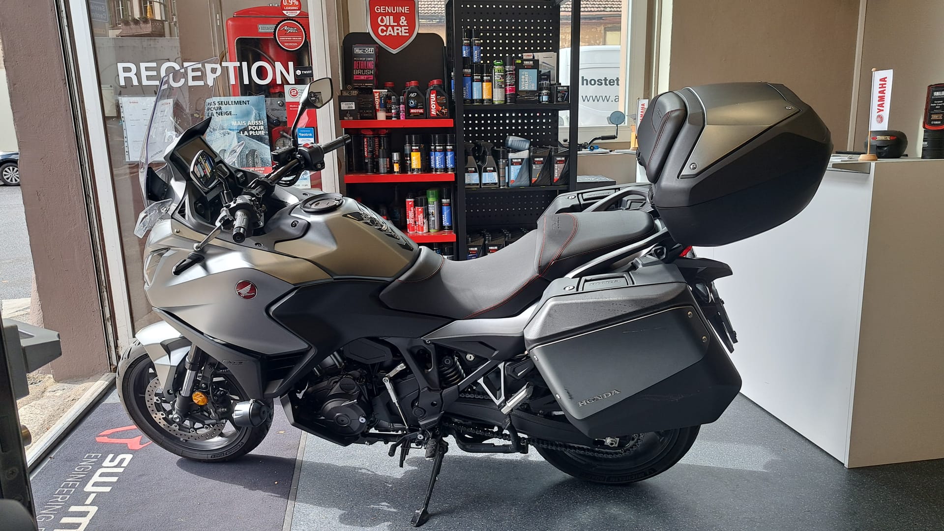 HONDA NT 1100-showroom-element-2