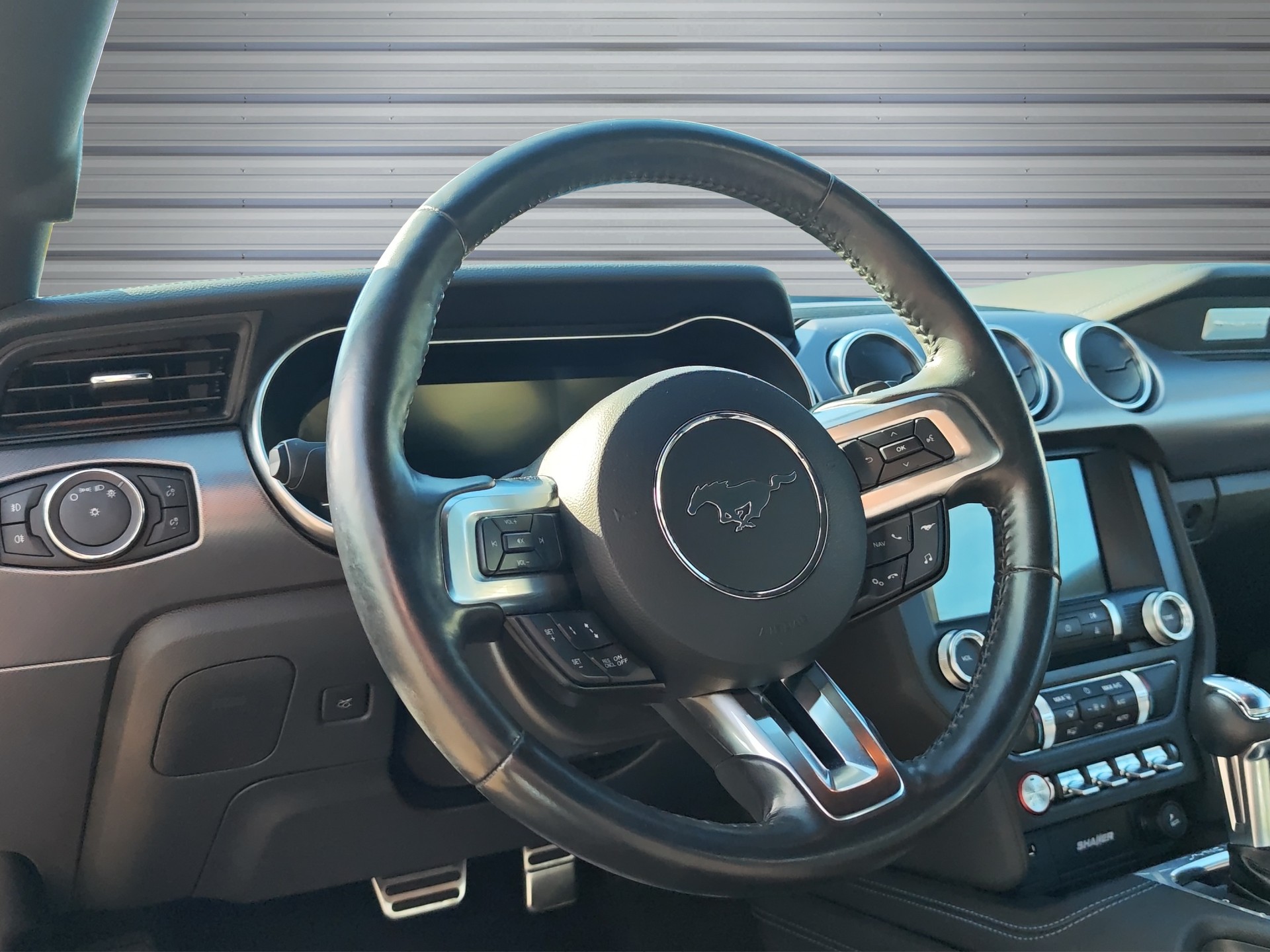FORD Mustang Fastback 5.0 V8 GT Automat-image-9