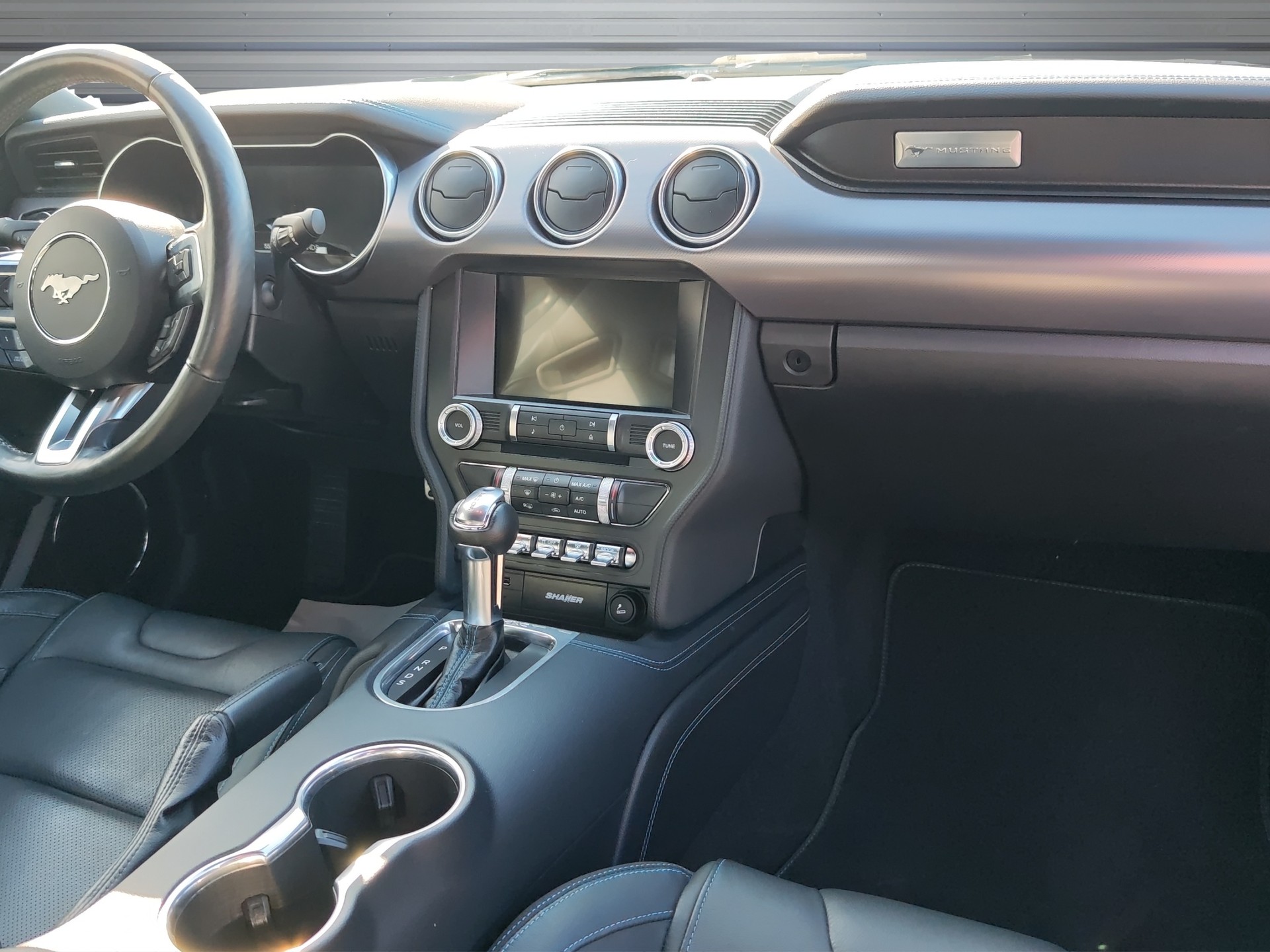 FORD Mustang Fastback 5.0 V8 GT Automat-image-11