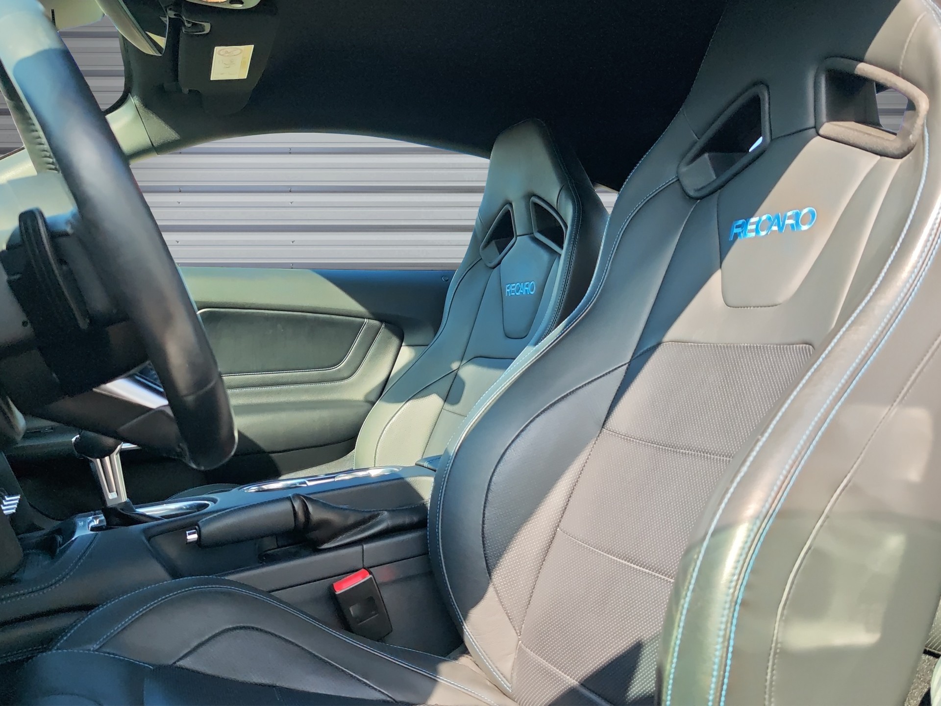 FORD Mustang Fastback 5.0 V8 GT Automat-image-8