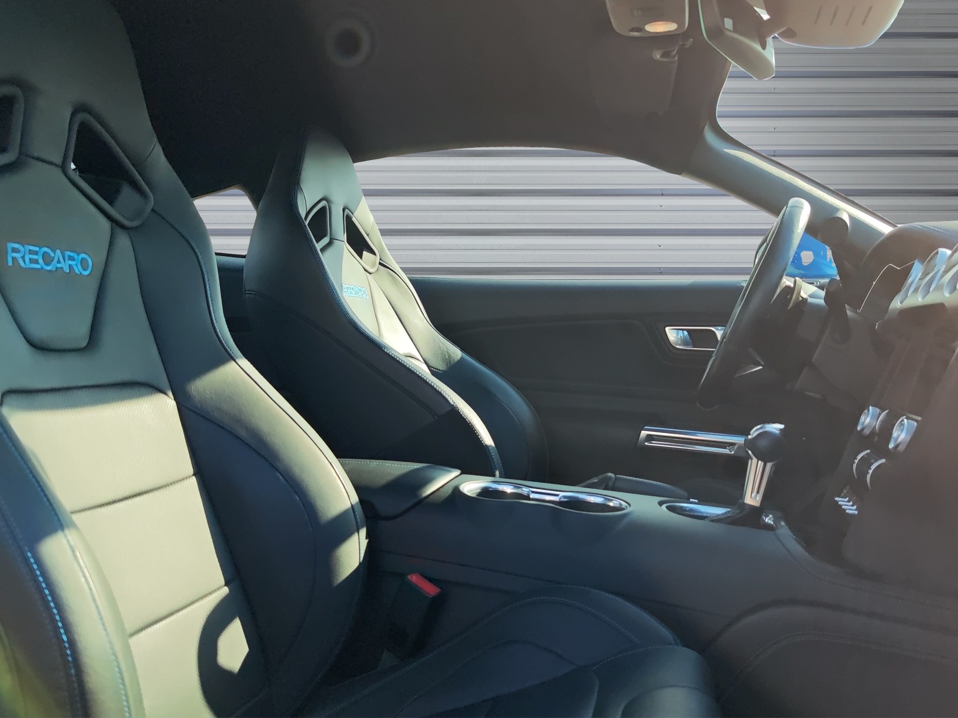 FORD Mustang Fastback 5.0 V8 GT Automat-image-12