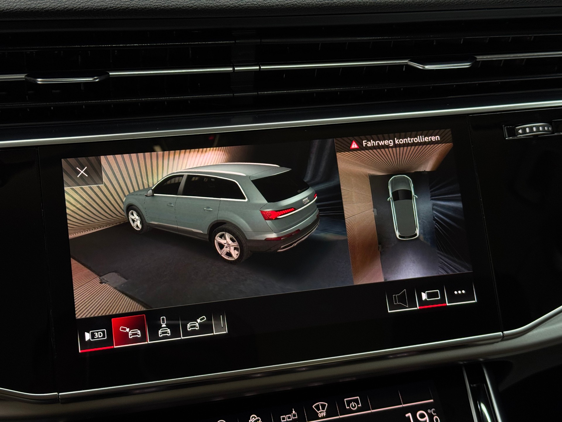 AUDI Q7 3.0 50 TDI S Line quattro T-Tronic *ab CHF 449.-/ Monat*-image-24