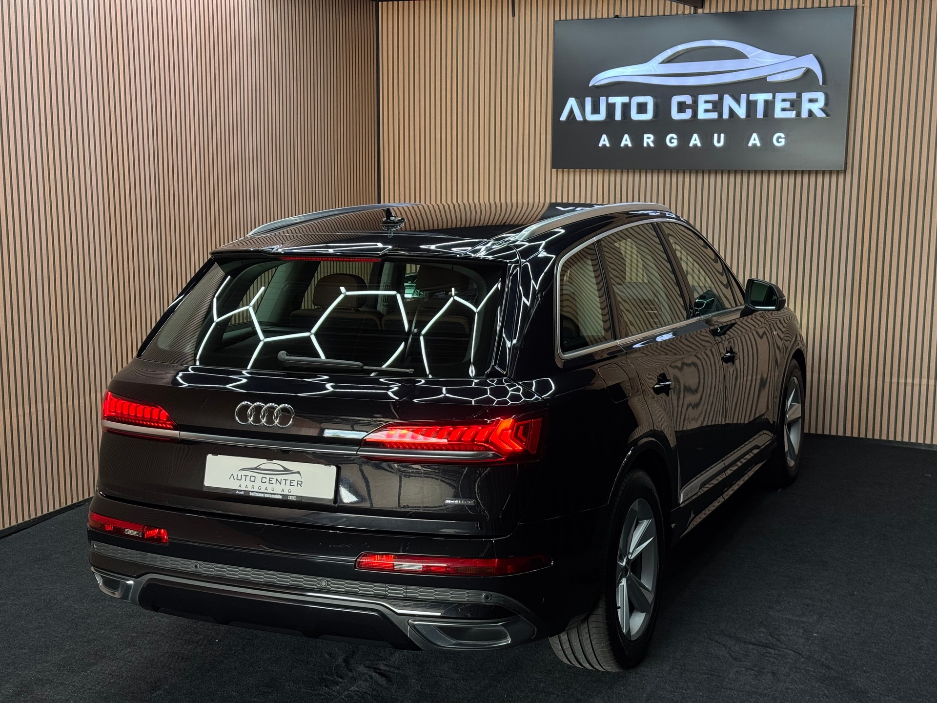 AUDI Q7 3.0 50 TDI S Line quattro T-Tronic *ab CHF 449.-/ Monat*-image-4