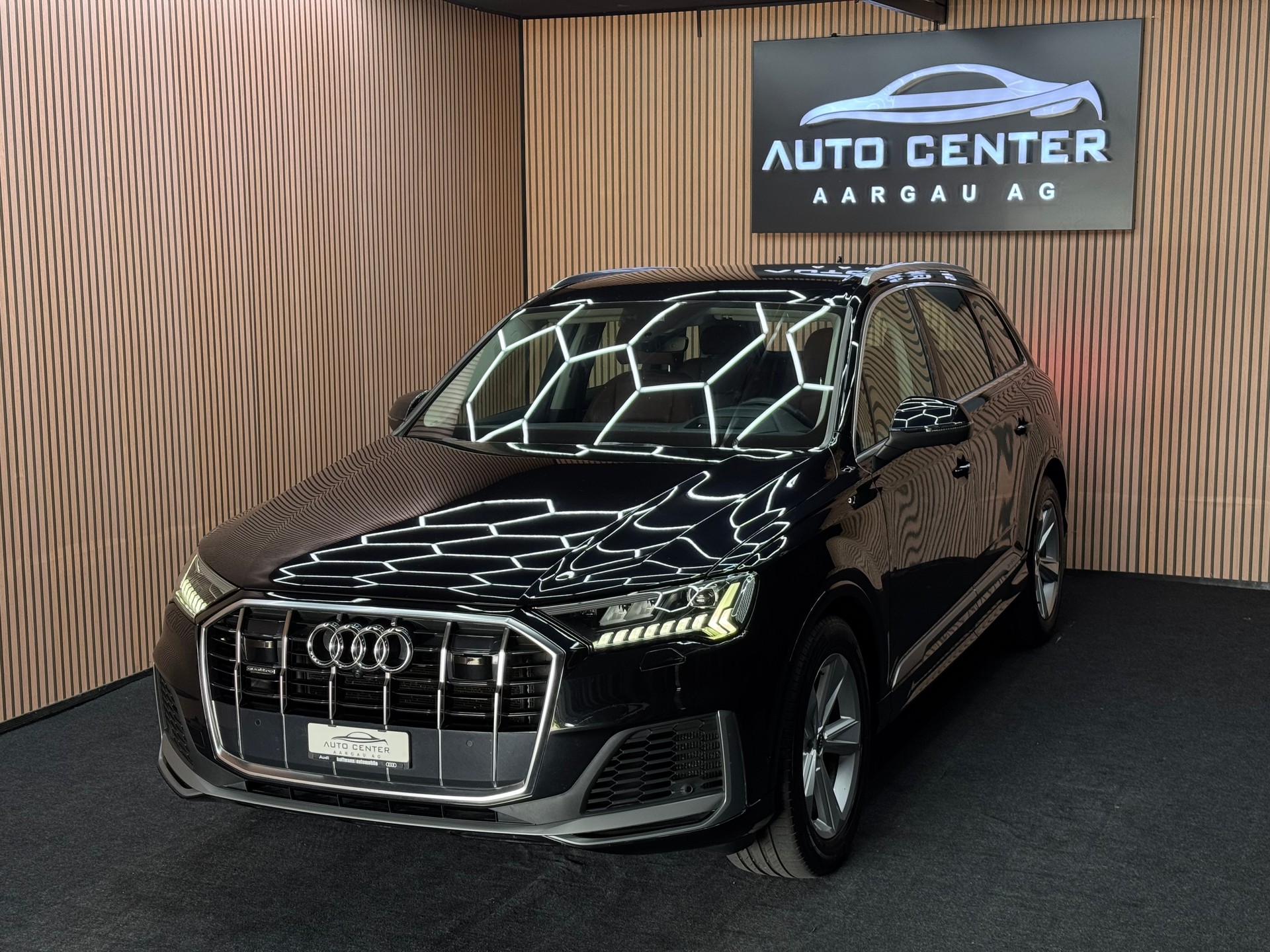 AUDI Q7 3.0 50 TDI S Line quattro T-Tronic *ab CHF 449.-/ Monat*-showroom-element-2