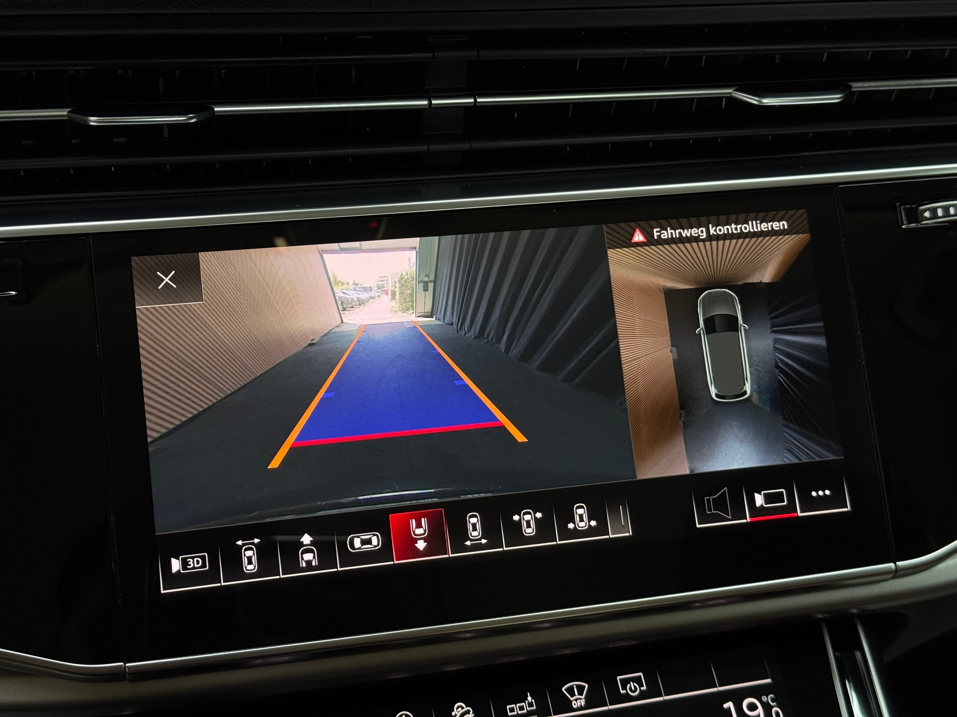AUDI Q7 3.0 50 TDI S Line quattro T-Tronic *ab CHF 449.-/ Monat*-image-25